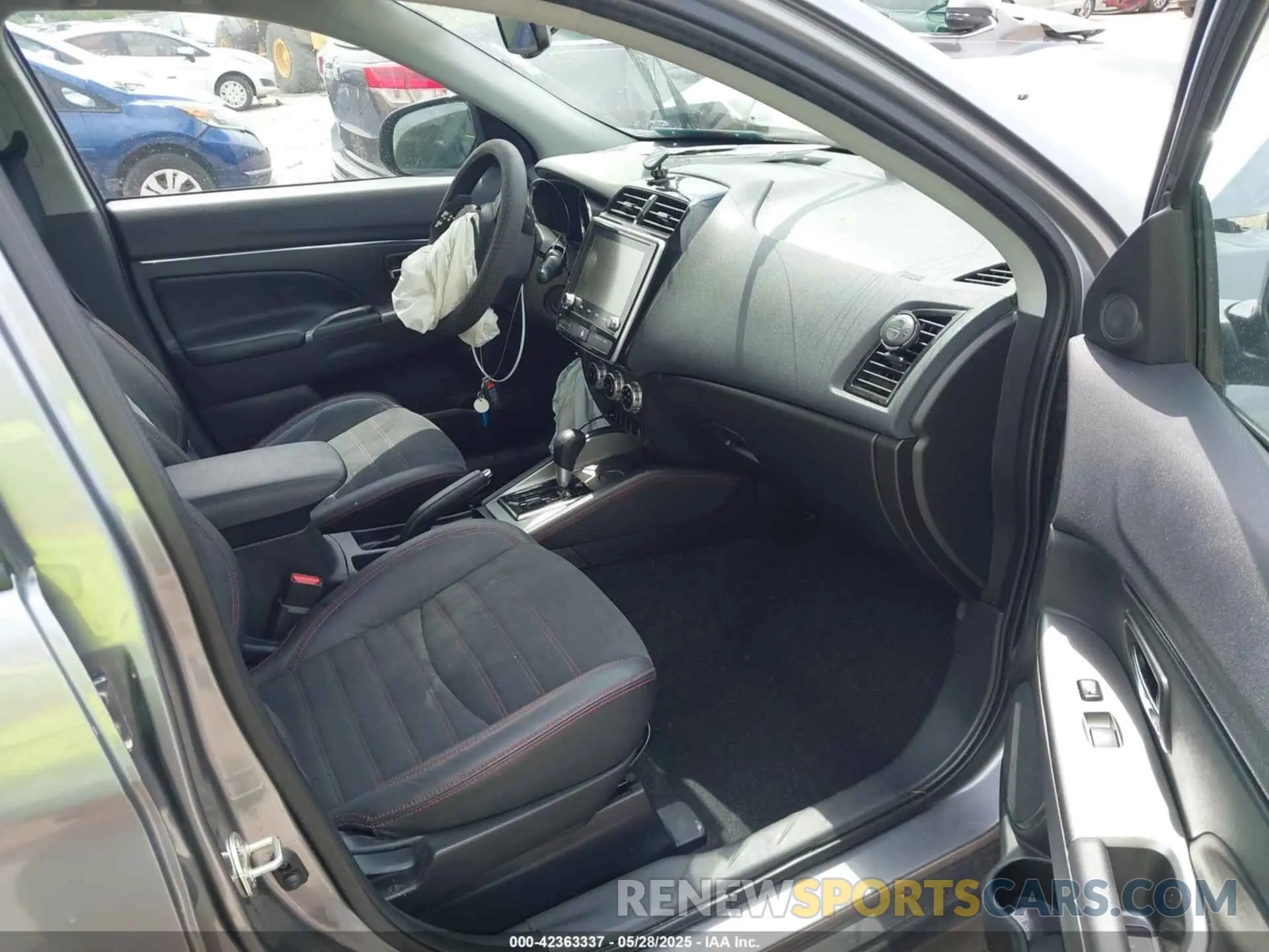 5 Photograph of a damaged car JA4APVAU8NU019789 MITSUBISHI OUTLANDER SPORT 2022