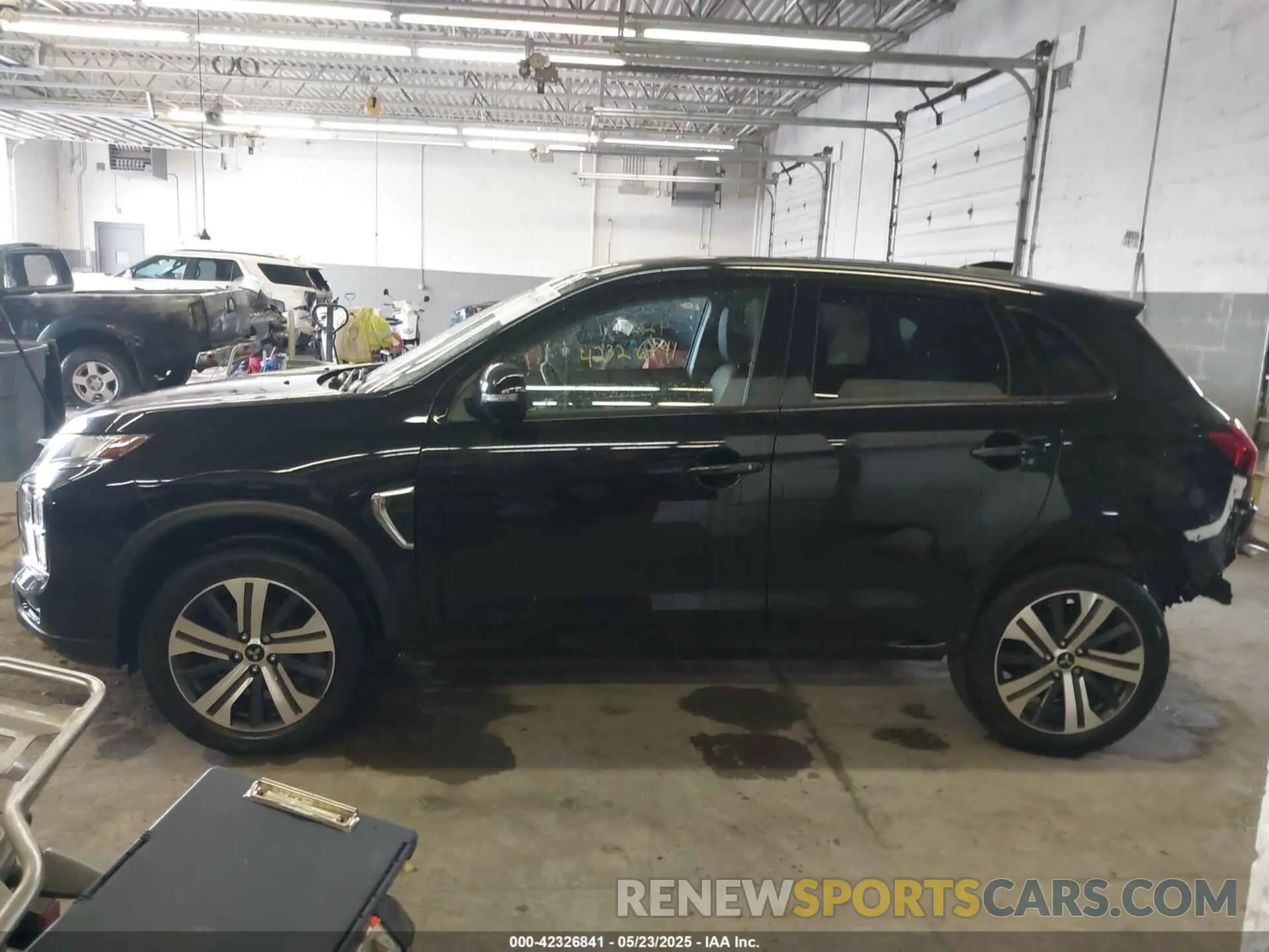 14 Photograph of a damaged car JA4APVAU9NU017355 MITSUBISHI OUTLANDER SPORT 2022