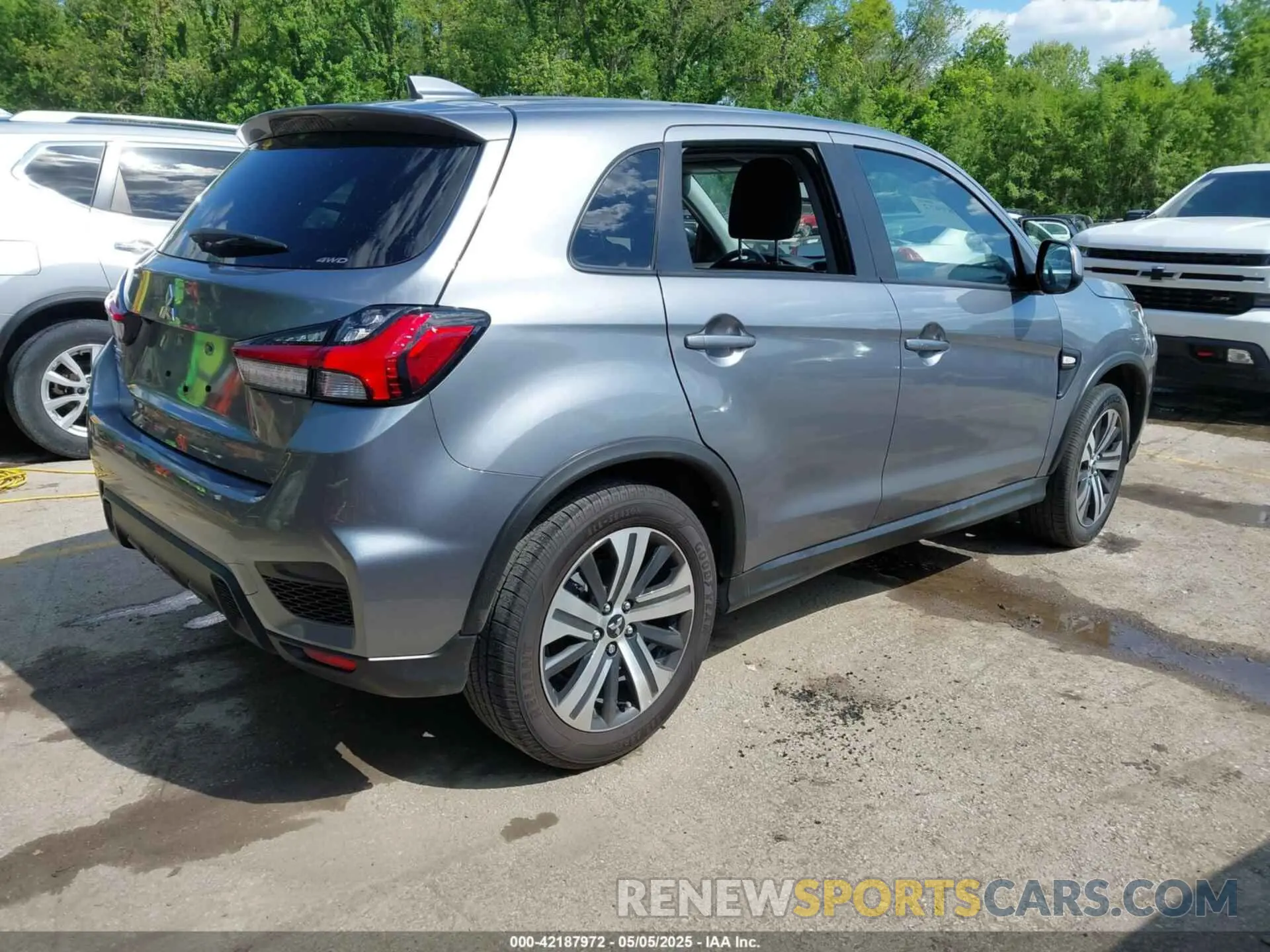 4 Photograph of a damaged car JA4ARUAU2NU019775 MITSUBISHI OUTLANDER SPORT 2022