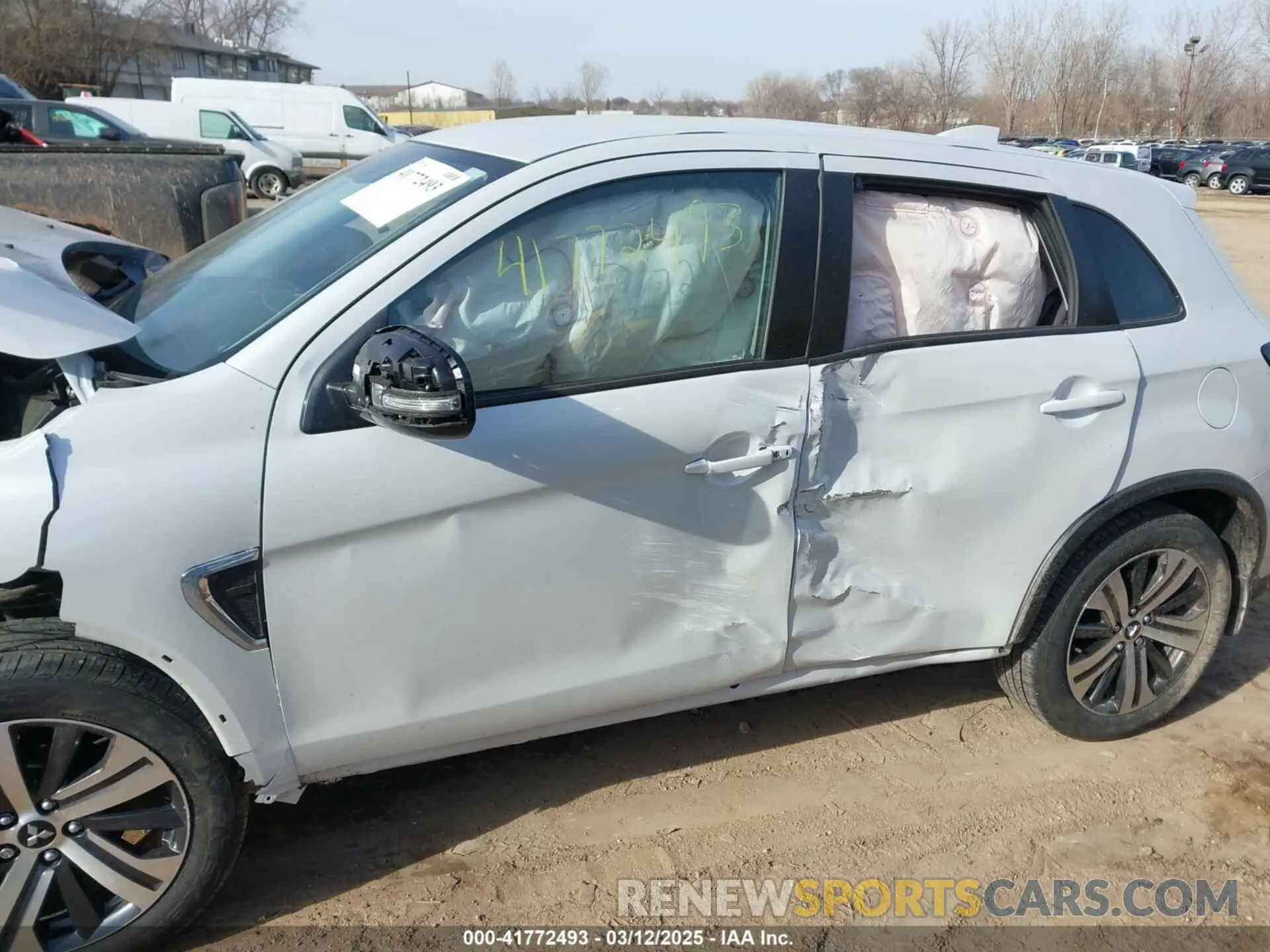 14 Photograph of a damaged car JA4ARUAU8NU024656 MITSUBISHI OUTLANDER SPORT 2022