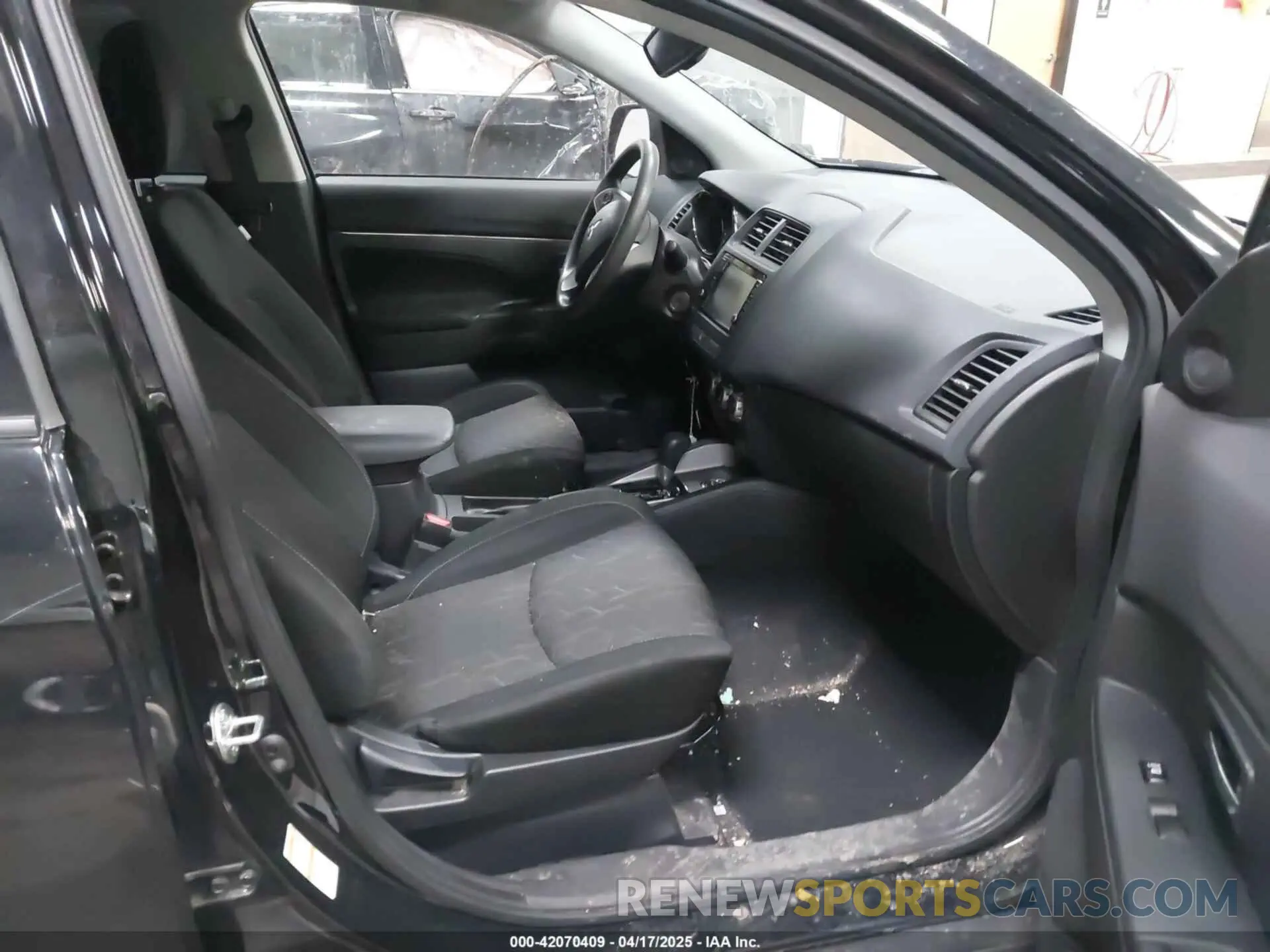 5 Photograph of a damaged car JA4ARUAU9NU017604 MITSUBISHI OUTLANDER SPORT 2022