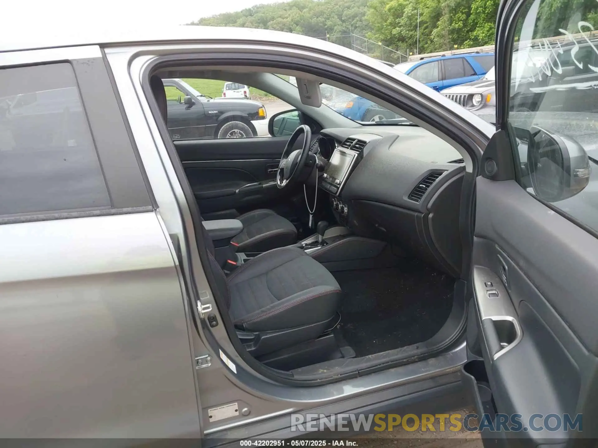 5 Photograph of a damaged car JA4ARUAU1PU004915 MITSUBISHI OUTLANDER SPORT 2023