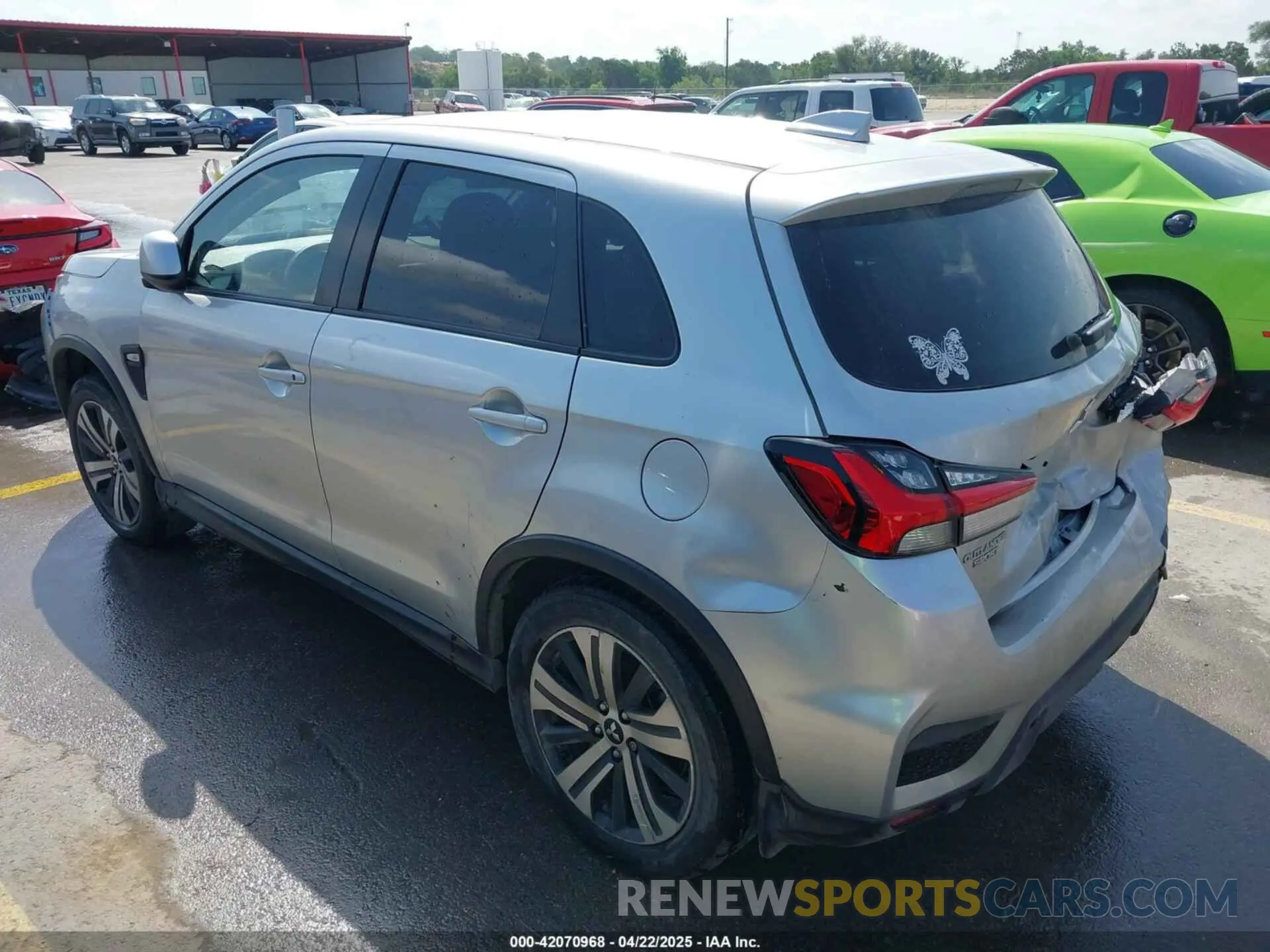 3 Photograph of a damaged car JA4ARUAU8PU013062 MITSUBISHI OUTLANDER SPORT 2023
