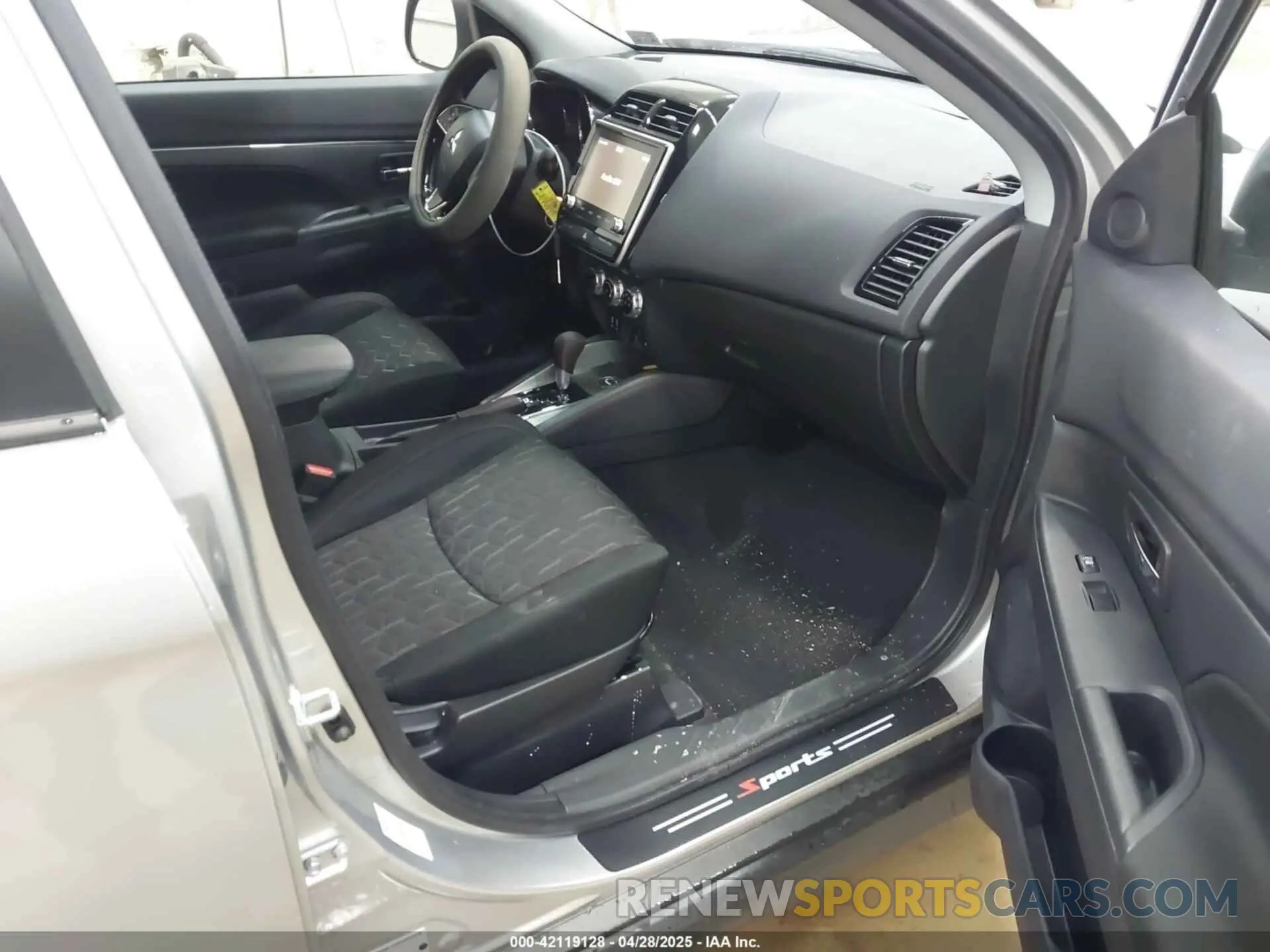 5 Photograph of a damaged car JA4ARUAU0RU018078 MITSUBISHI OUTLANDER SPORT 2024