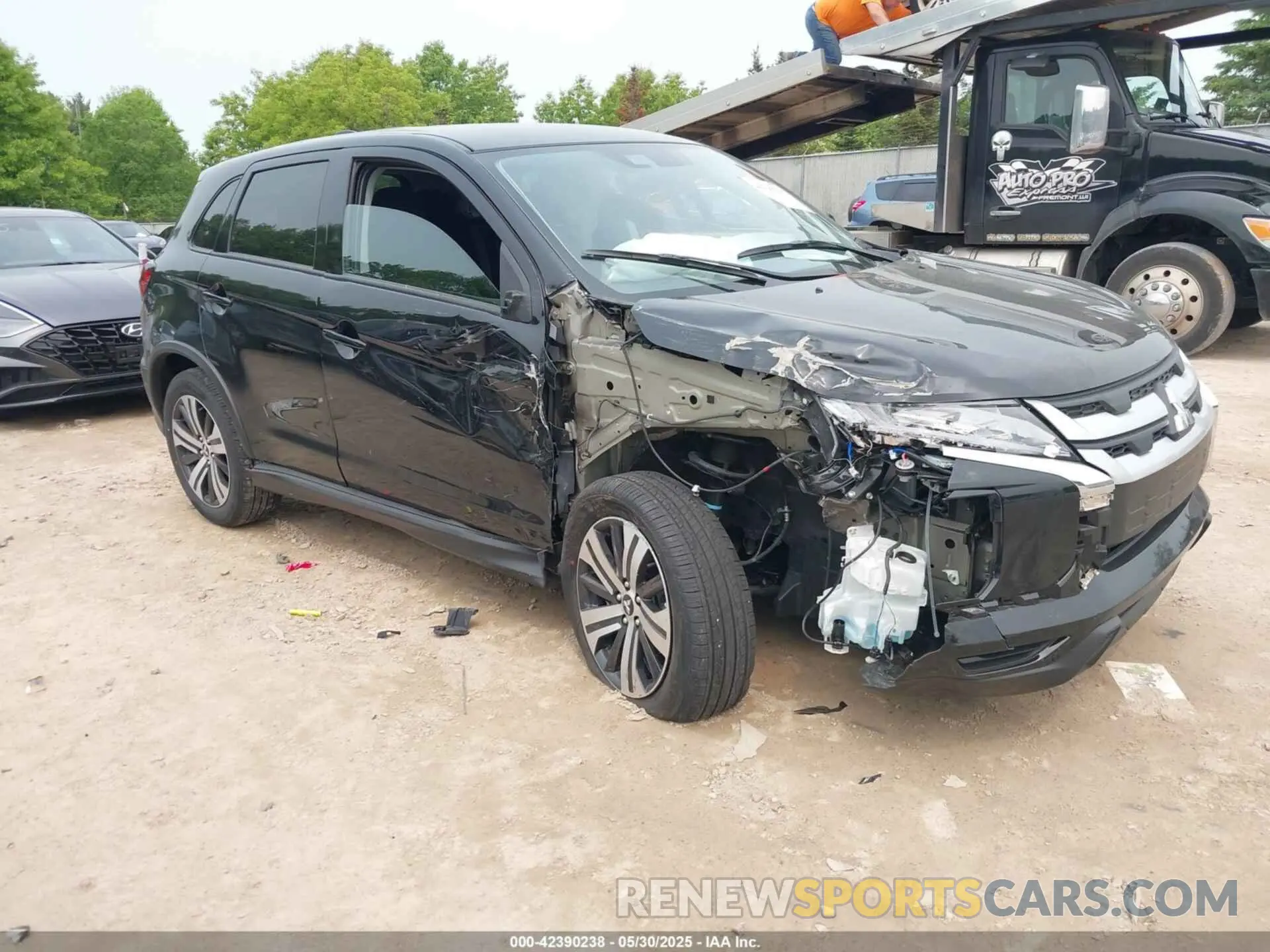 1 Photograph of a damaged car JA4ARUAU0RU023555 MITSUBISHI OUTLANDER SPORT 2024