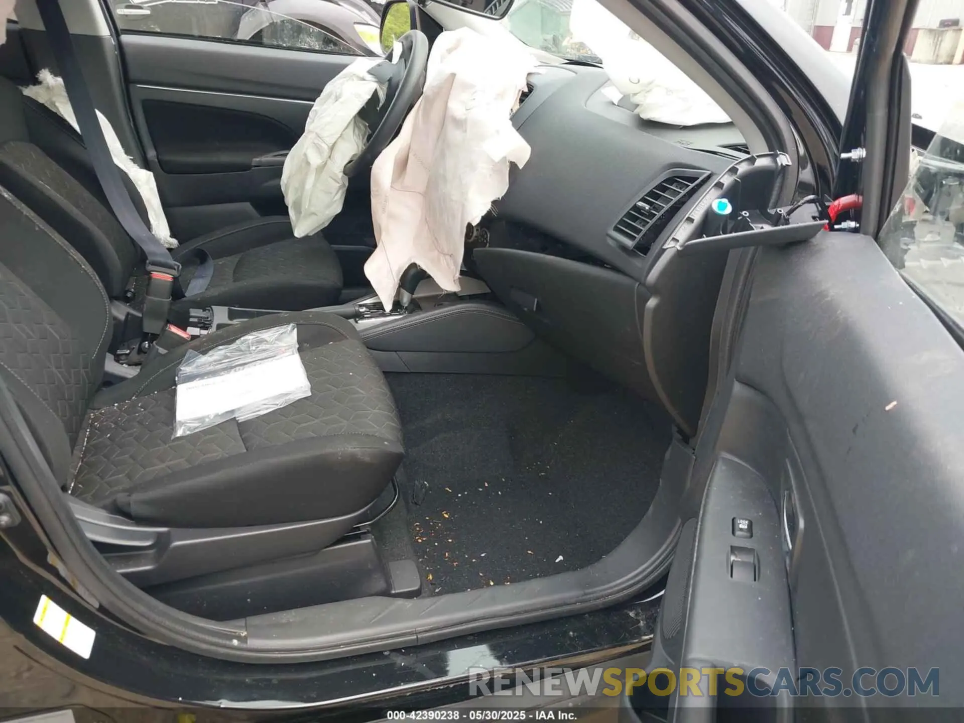5 Photograph of a damaged car JA4ARUAU0RU023555 MITSUBISHI OUTLANDER SPORT 2024