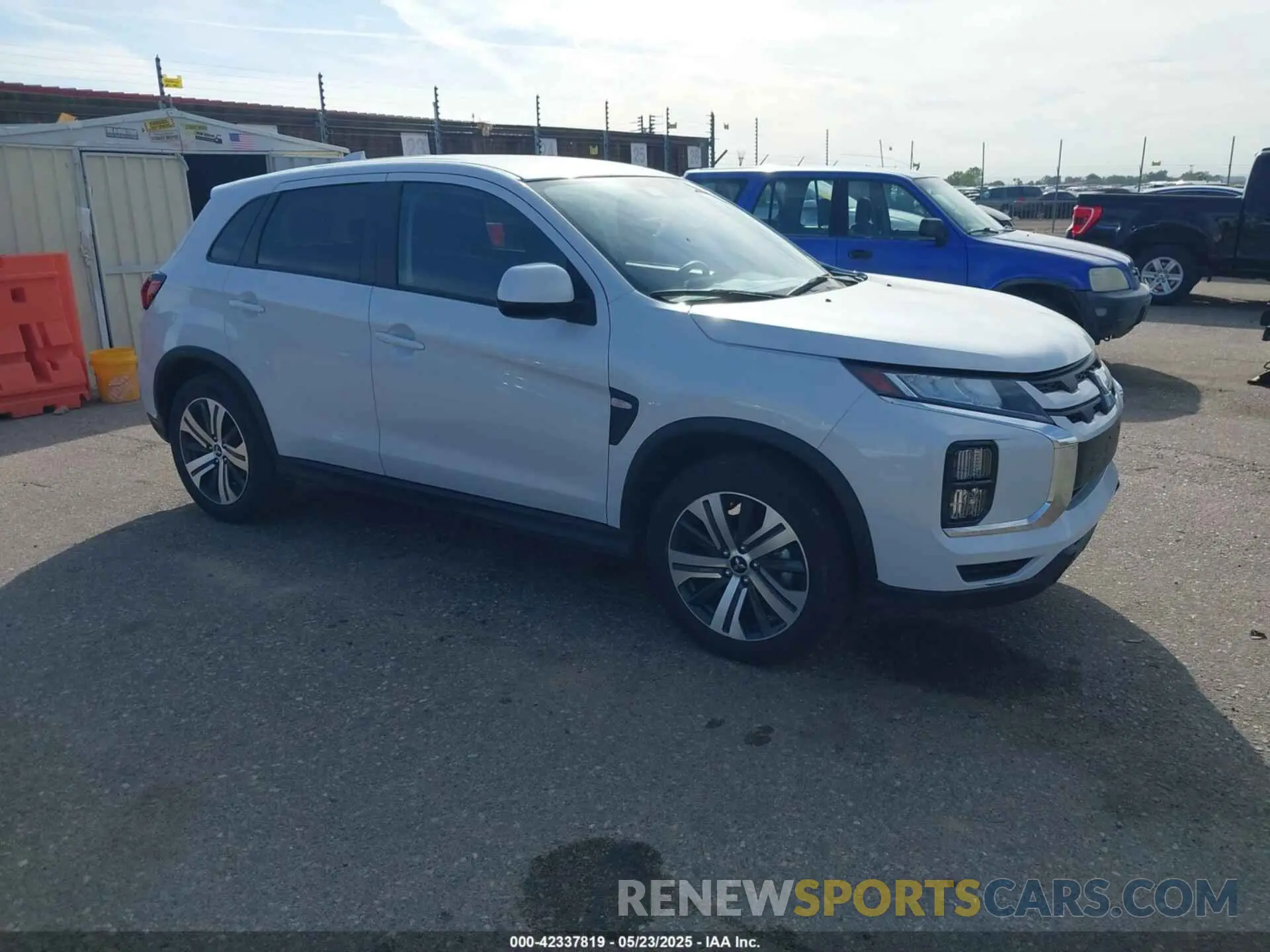 1 Photograph of a damaged car JA4ARUAU3RU018351 MITSUBISHI OUTLANDER SPORT 2024