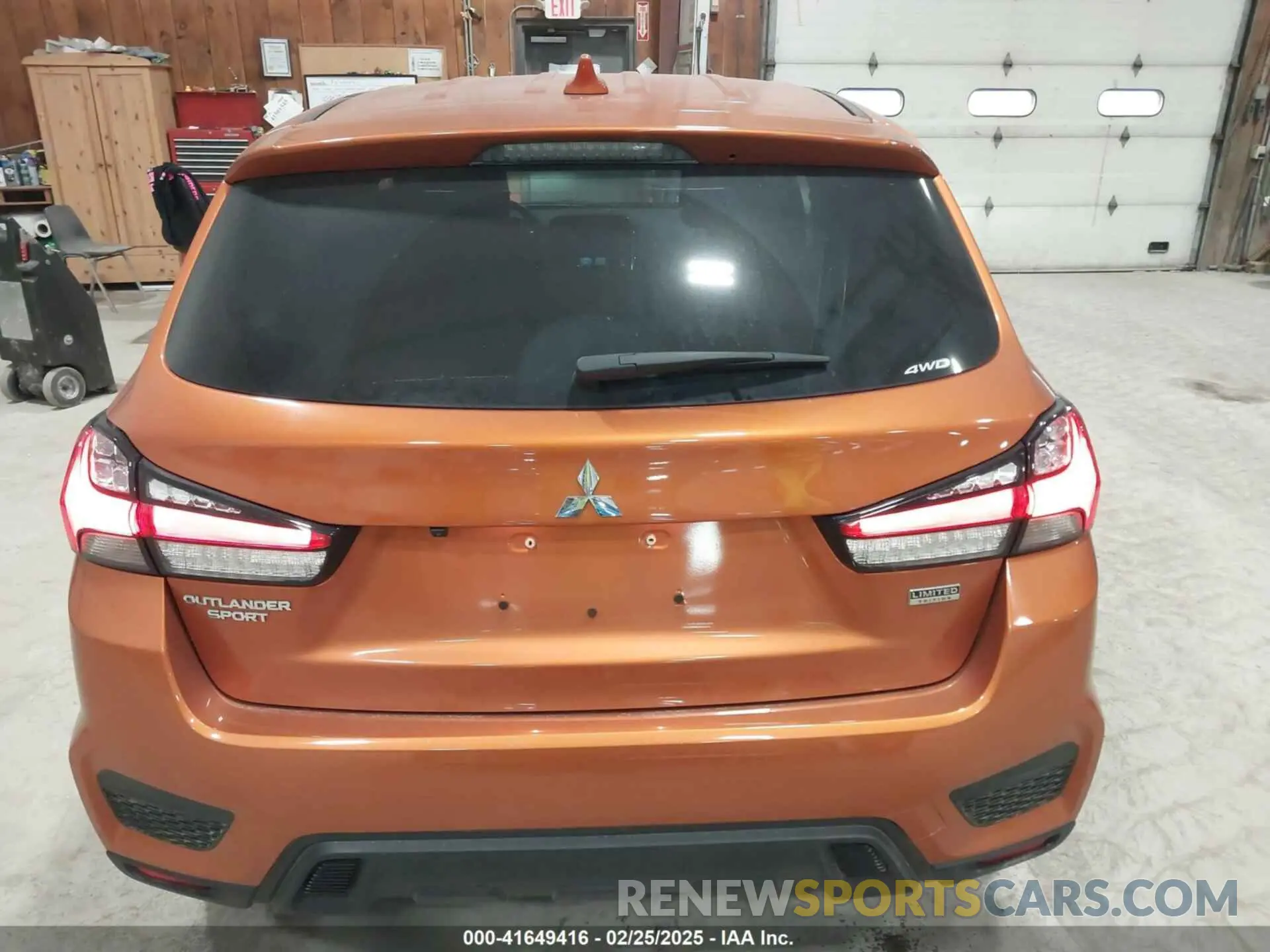 17 Photograph of a damaged car JA4ARUAU4RU012462 MITSUBISHI OUTLANDER SPORT 2024