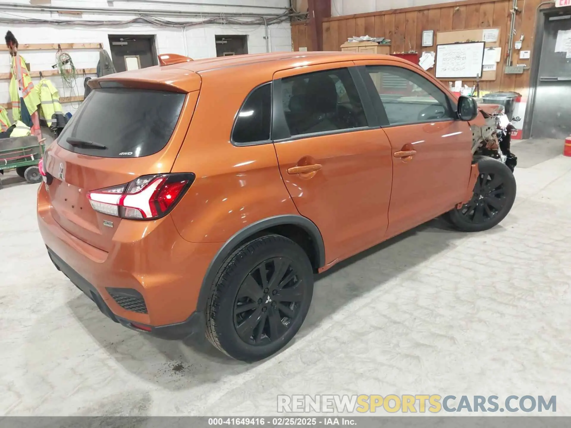 4 Photograph of a damaged car JA4ARUAU4RU012462 MITSUBISHI OUTLANDER SPORT 2024