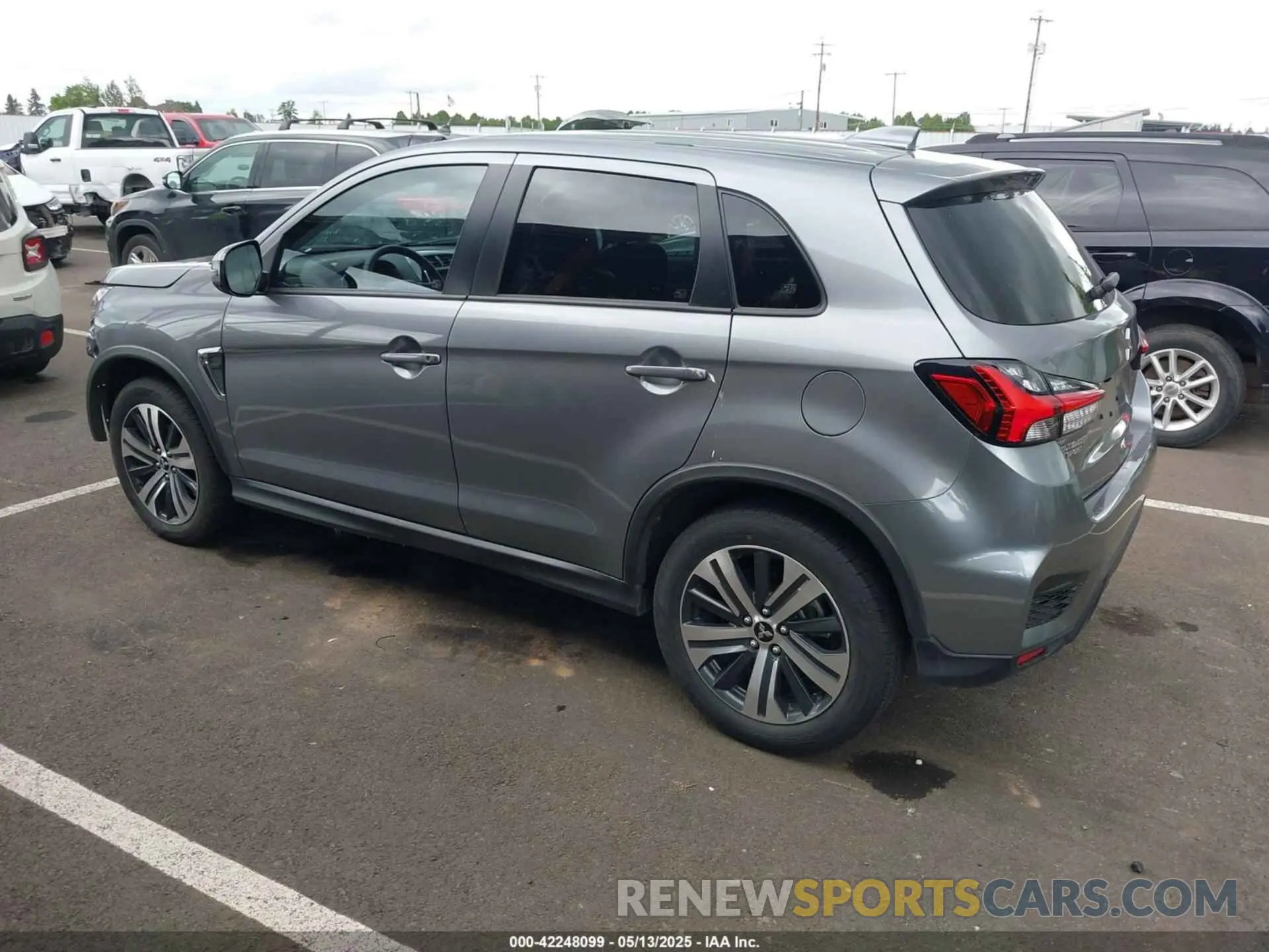 3 Photograph of a damaged car JA4ARUAU6RU013578 MITSUBISHI OUTLANDER SPORT 2024
