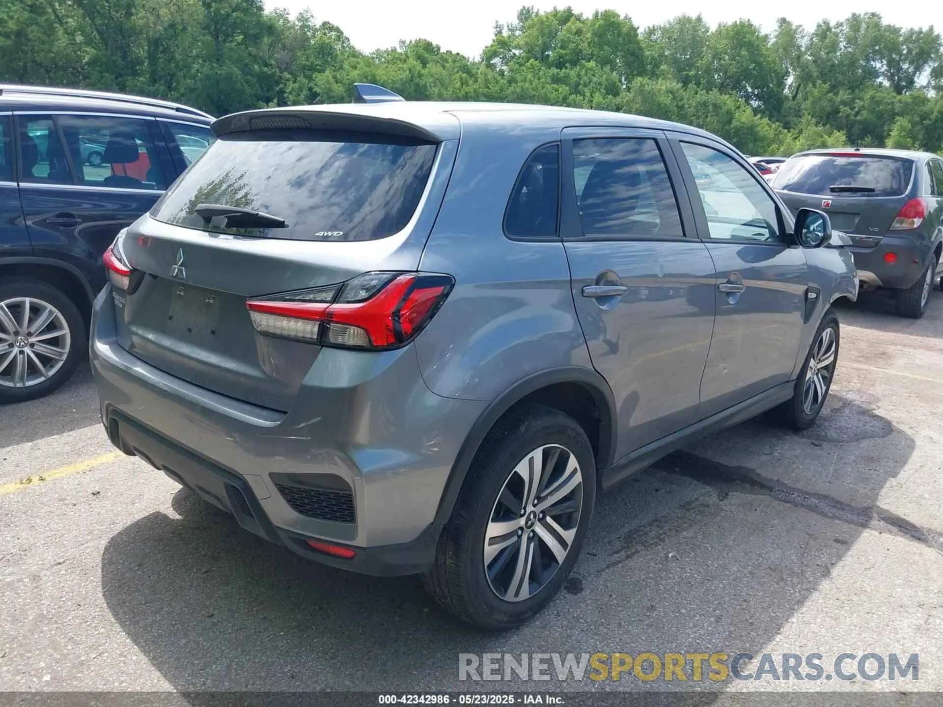 4 Photograph of a damaged car JA4ARUAU7RU008082 MITSUBISHI OUTLANDER SPORT 2024