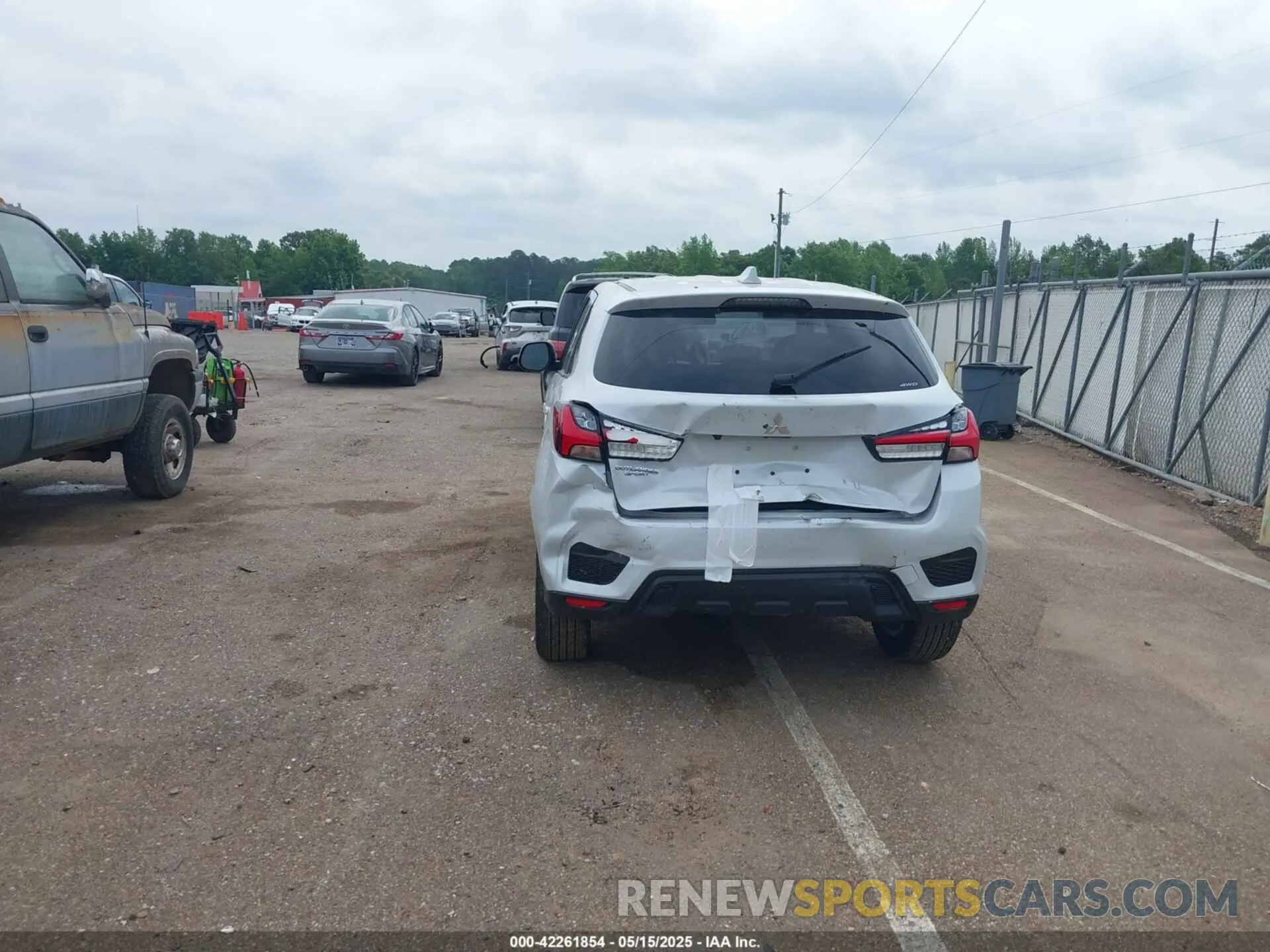 17 Photograph of a damaged car JA4ARUAU8RU026106 MITSUBISHI OUTLANDER SPORT 2024