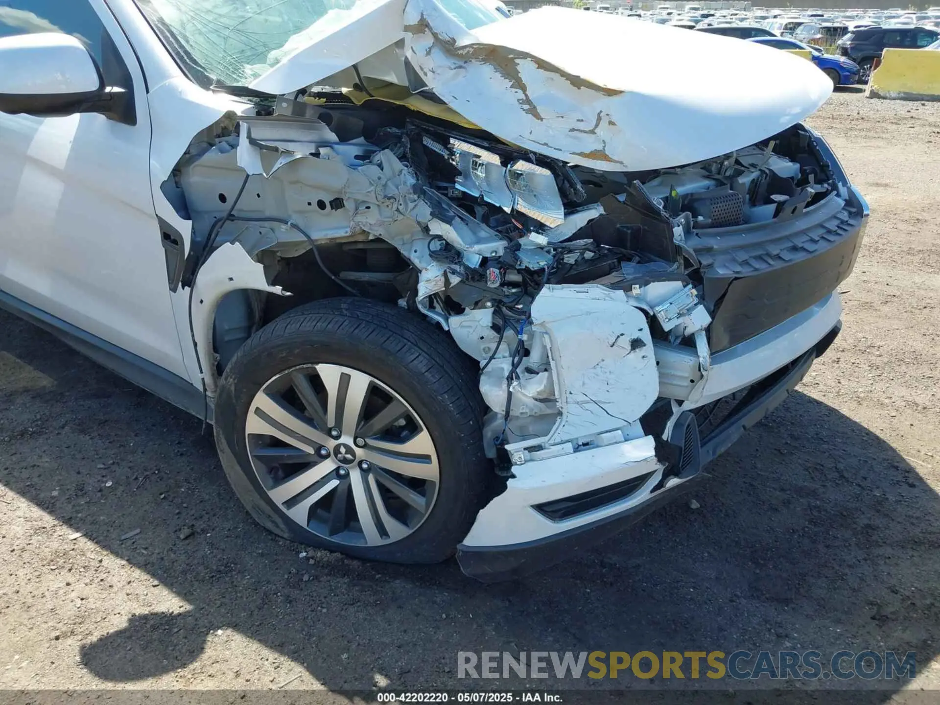 17 Photograph of a damaged car JA4ARUAU9RU014031 MITSUBISHI OUTLANDER SPORT 2024