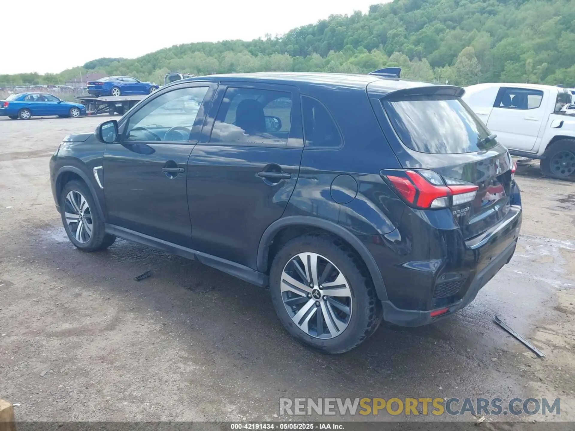 3 Photograph of a damaged car JA4ARUAUXRU001692 MITSUBISHI OUTLANDER SPORT 2024