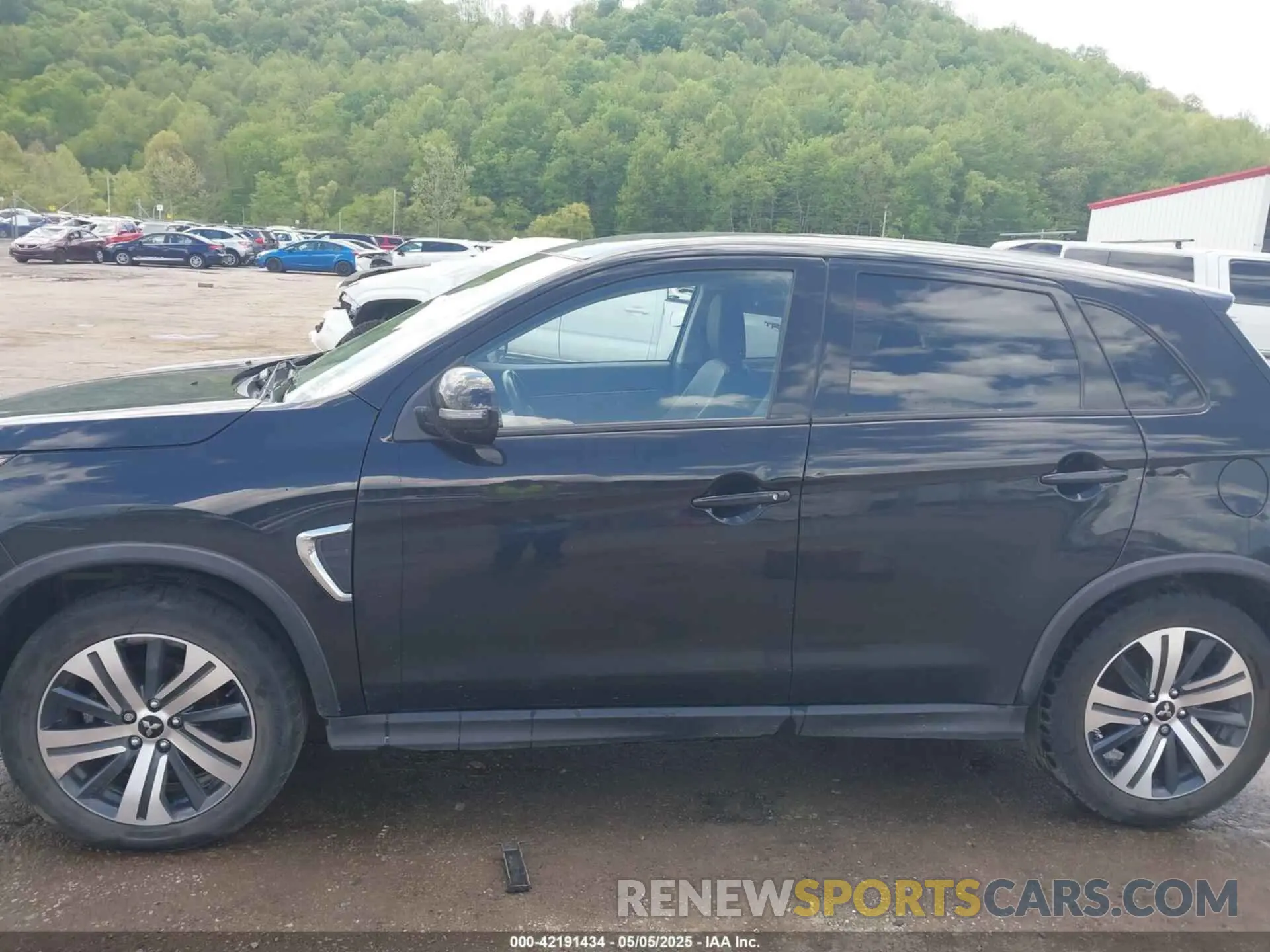 6 Photograph of a damaged car JA4ARUAUXRU001692 MITSUBISHI OUTLANDER SPORT 2024