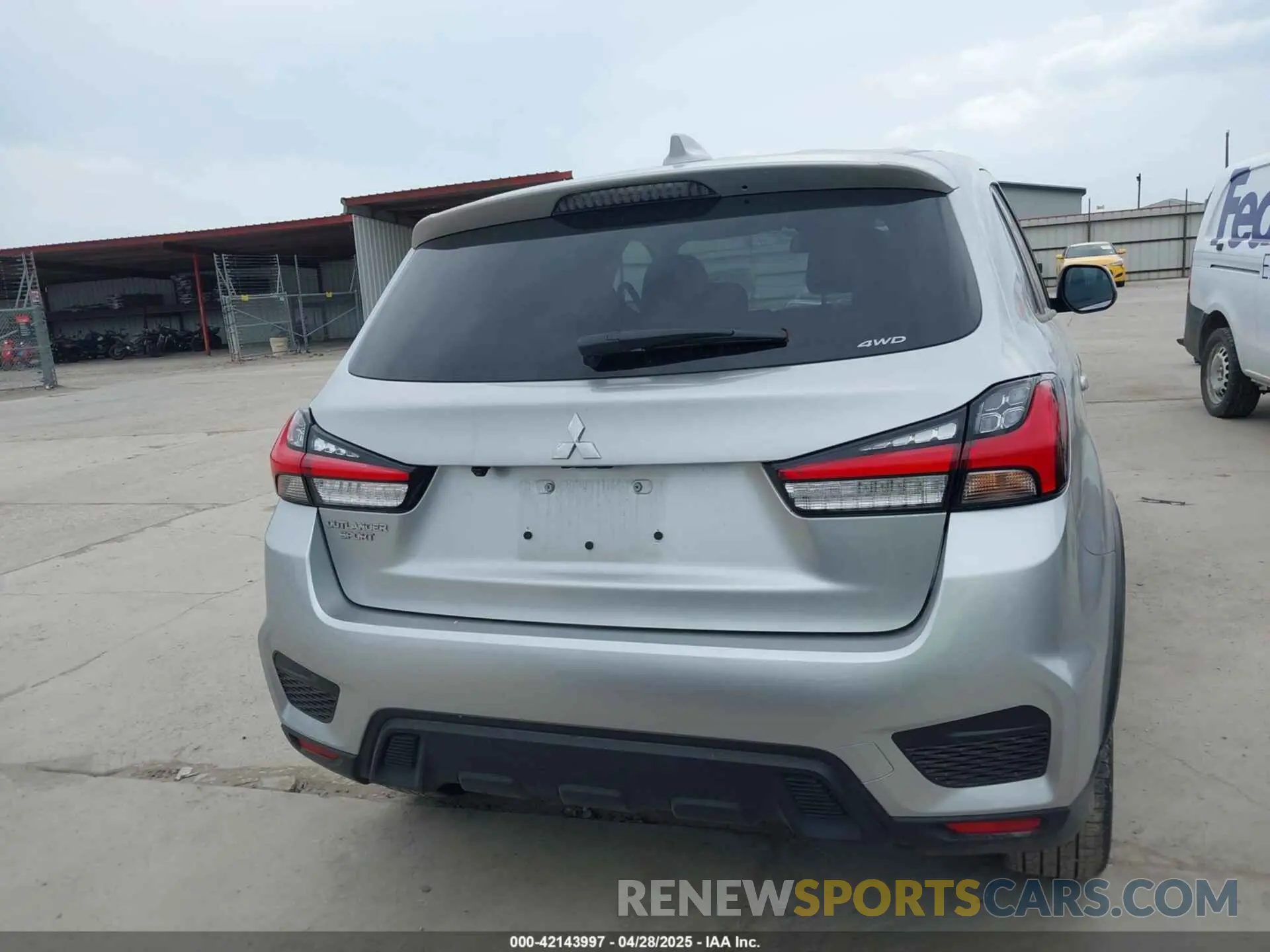 16 Photograph of a damaged car JA4ARUAUXRU017567 MITSUBISHI OUTLANDER SPORT 2024