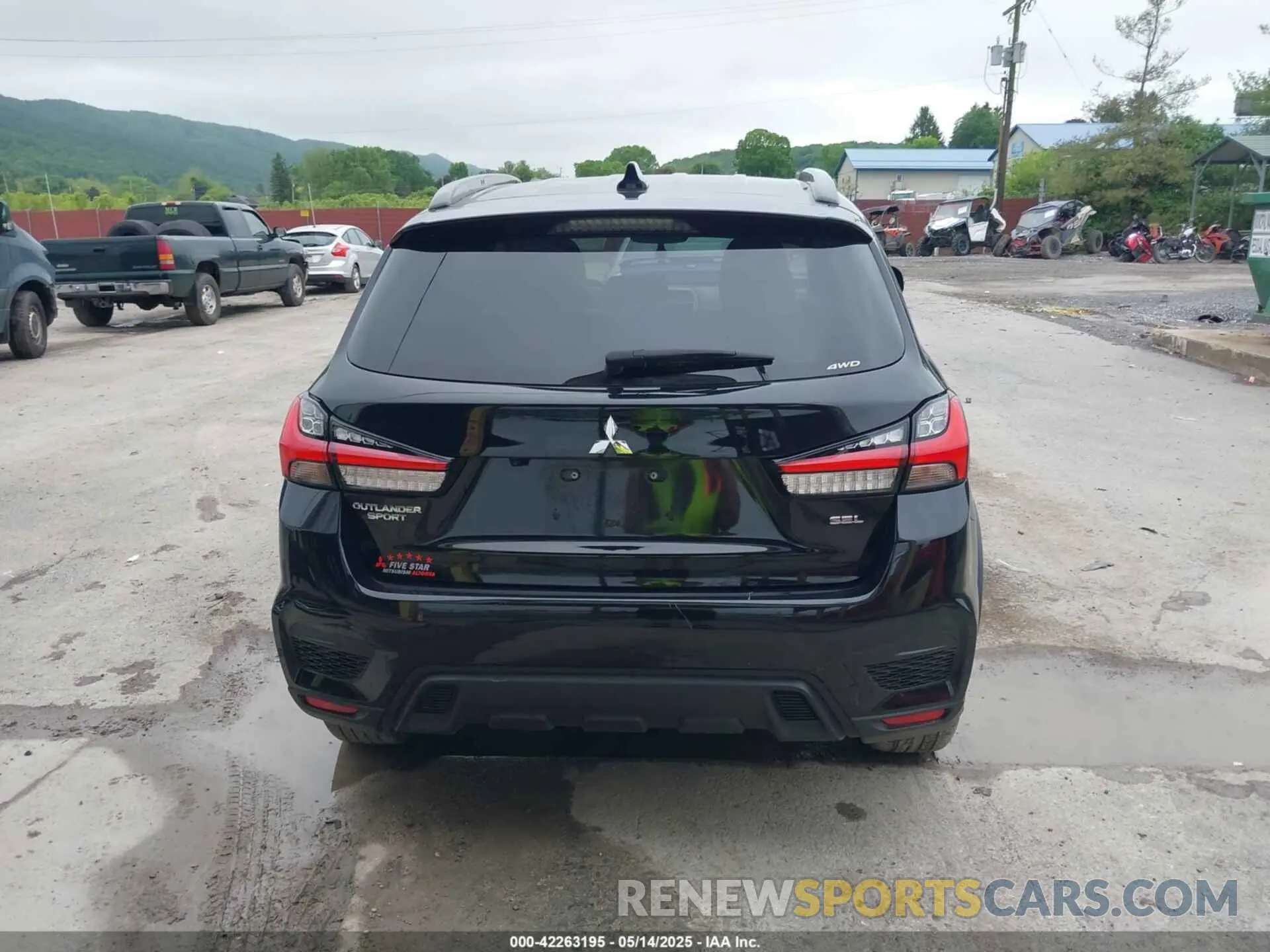 17 Photograph of a damaged car JA4ARVAW8RU009720 MITSUBISHI OUTLANDER SPORT 2024
