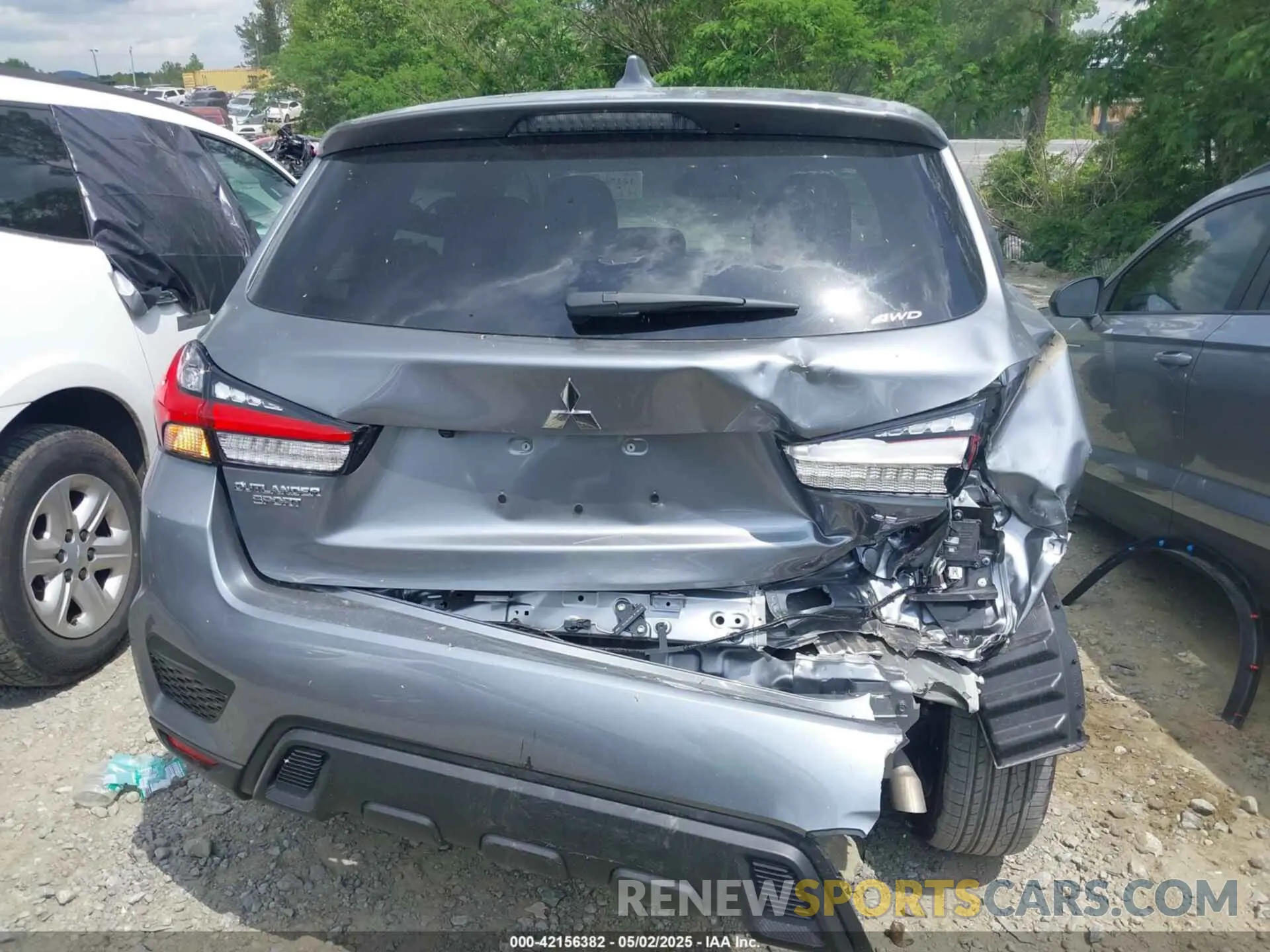 16 Photograph of a damaged car JA4ARUAU4SU000527 MITSUBISHI OUTLANDER SPORT 2025