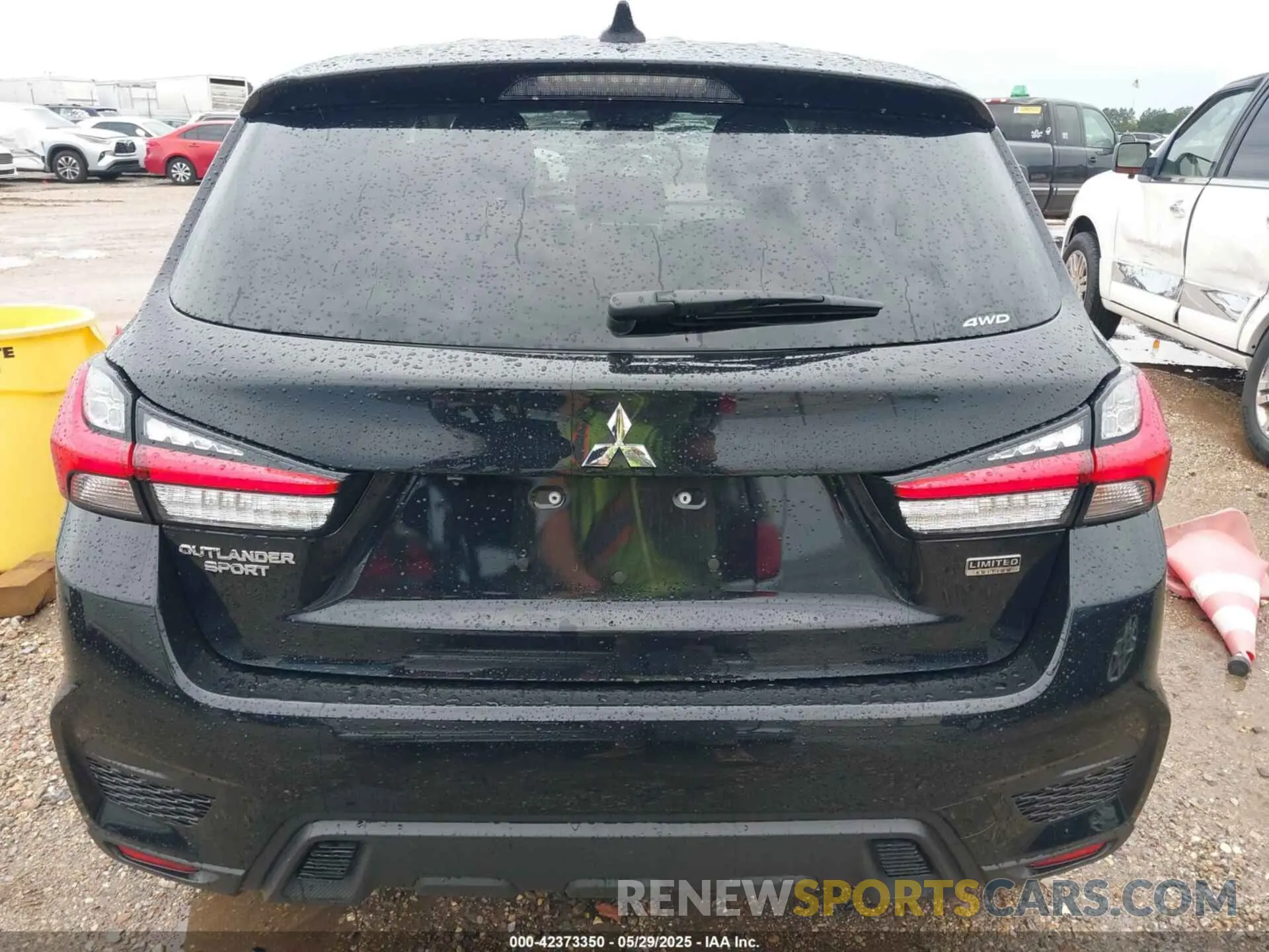 16 Photograph of a damaged car JA4ARUAU5SU001492 MITSUBISHI OUTLANDER SPORT 2025