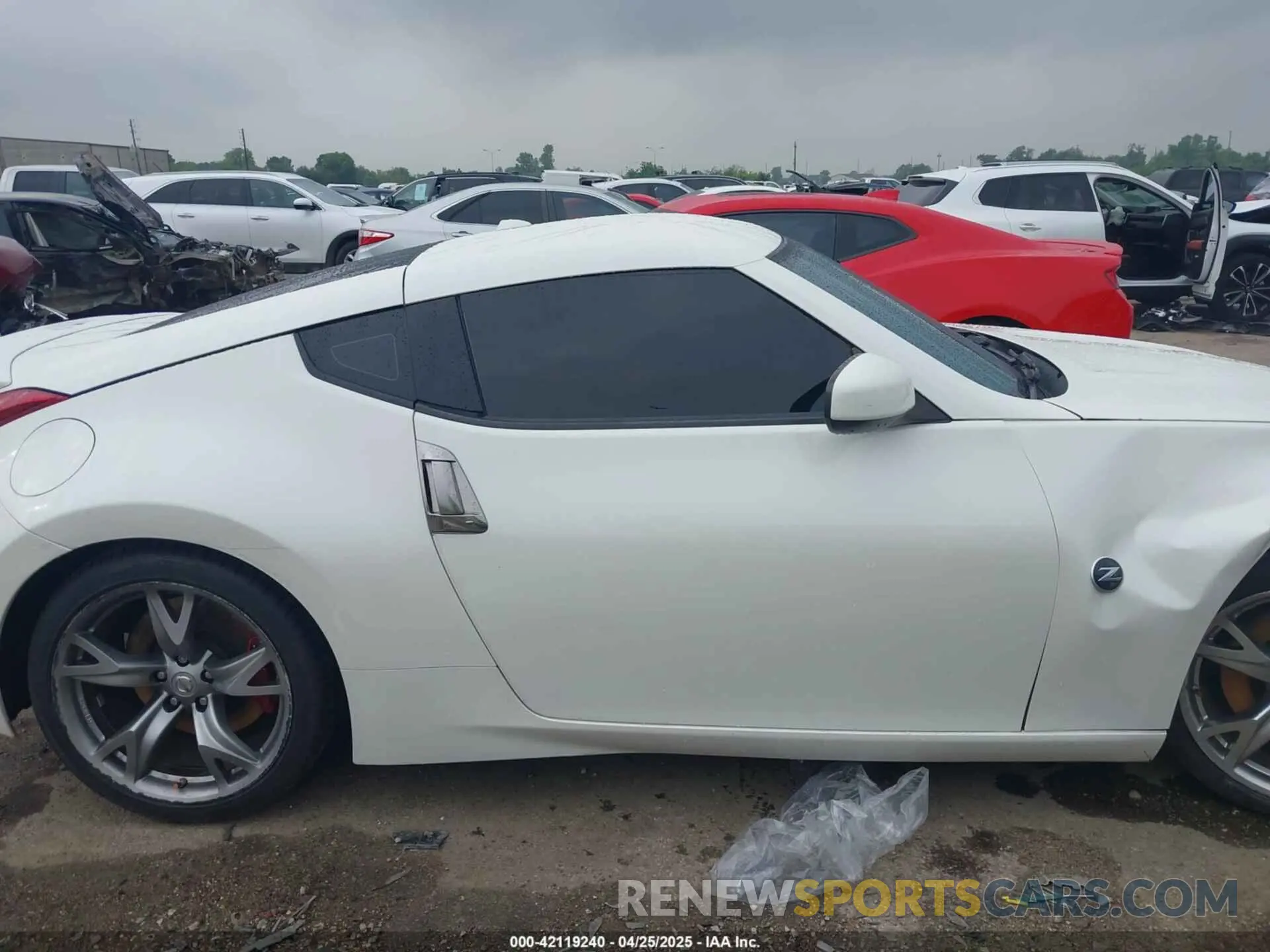13 Photograph of a damaged car JN1AZ4EH8KM420720 NISSAN 370Z 2019