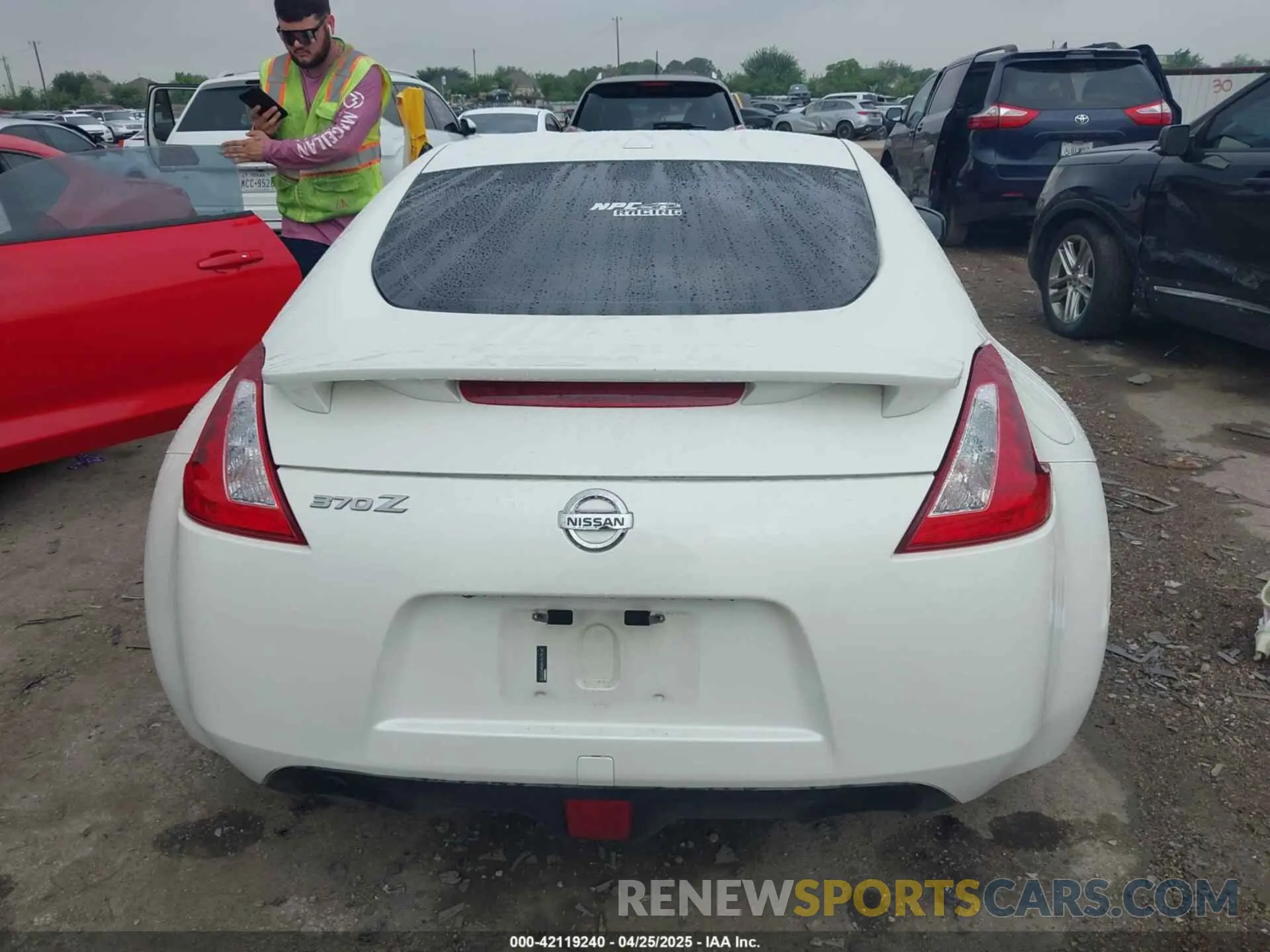16 Photograph of a damaged car JN1AZ4EH8KM420720 NISSAN 370Z 2019