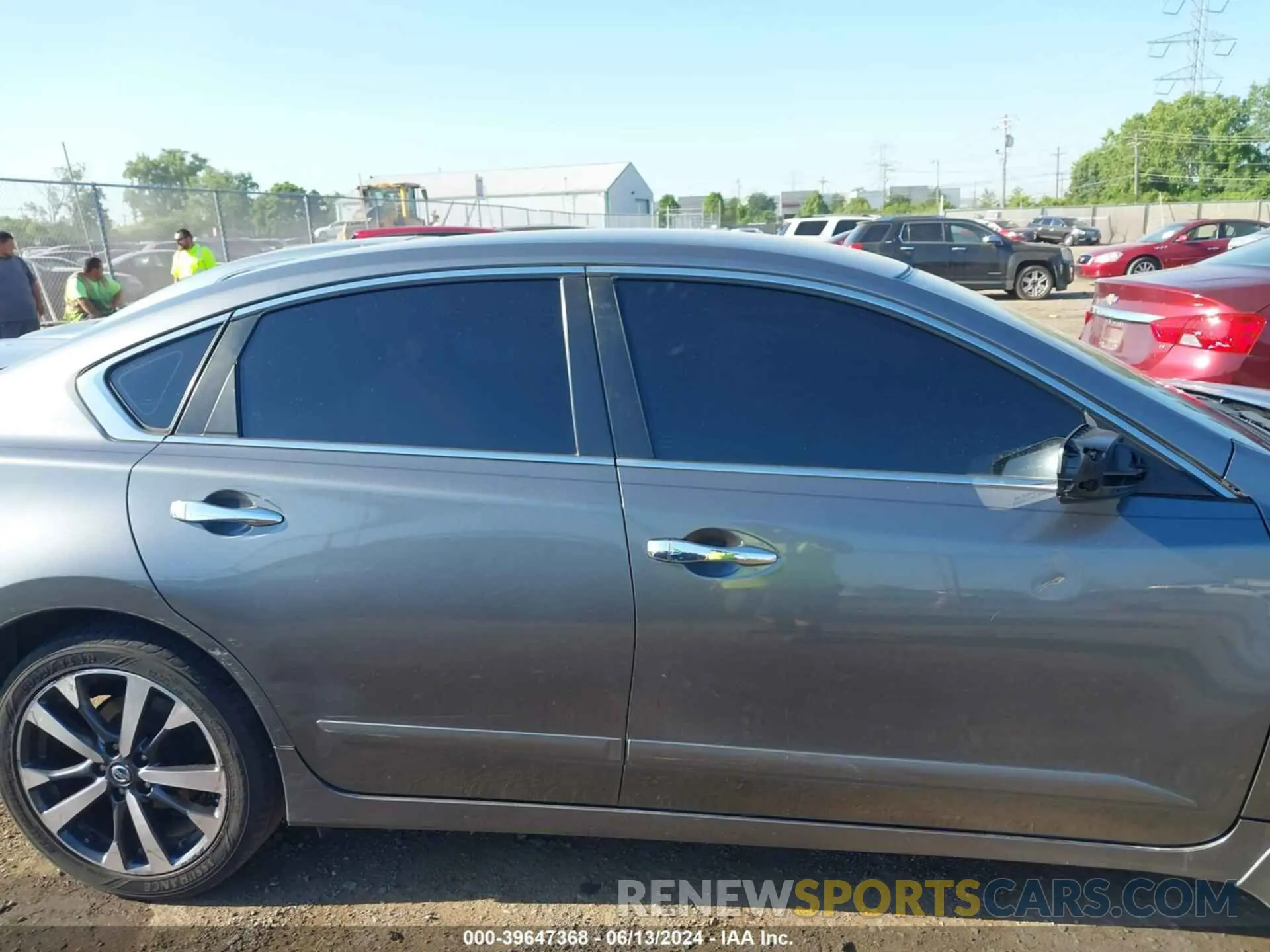 13 Photograph of a damaged car 1N4AL3AP5GC206129 NISSAN ALTIMA 2016
