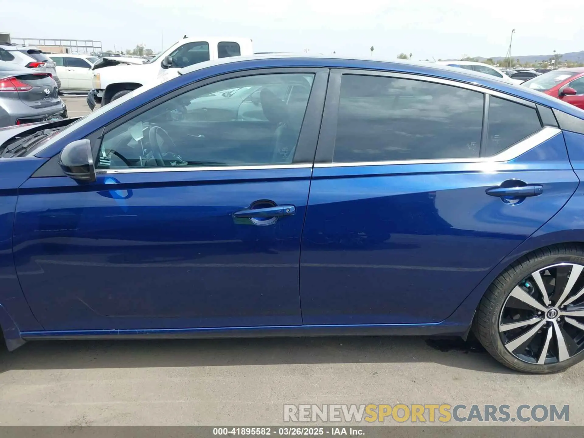 15 Photograph of a damaged car 1N4AL4CVXKC226595 NISSAN ALTIMA 2019
