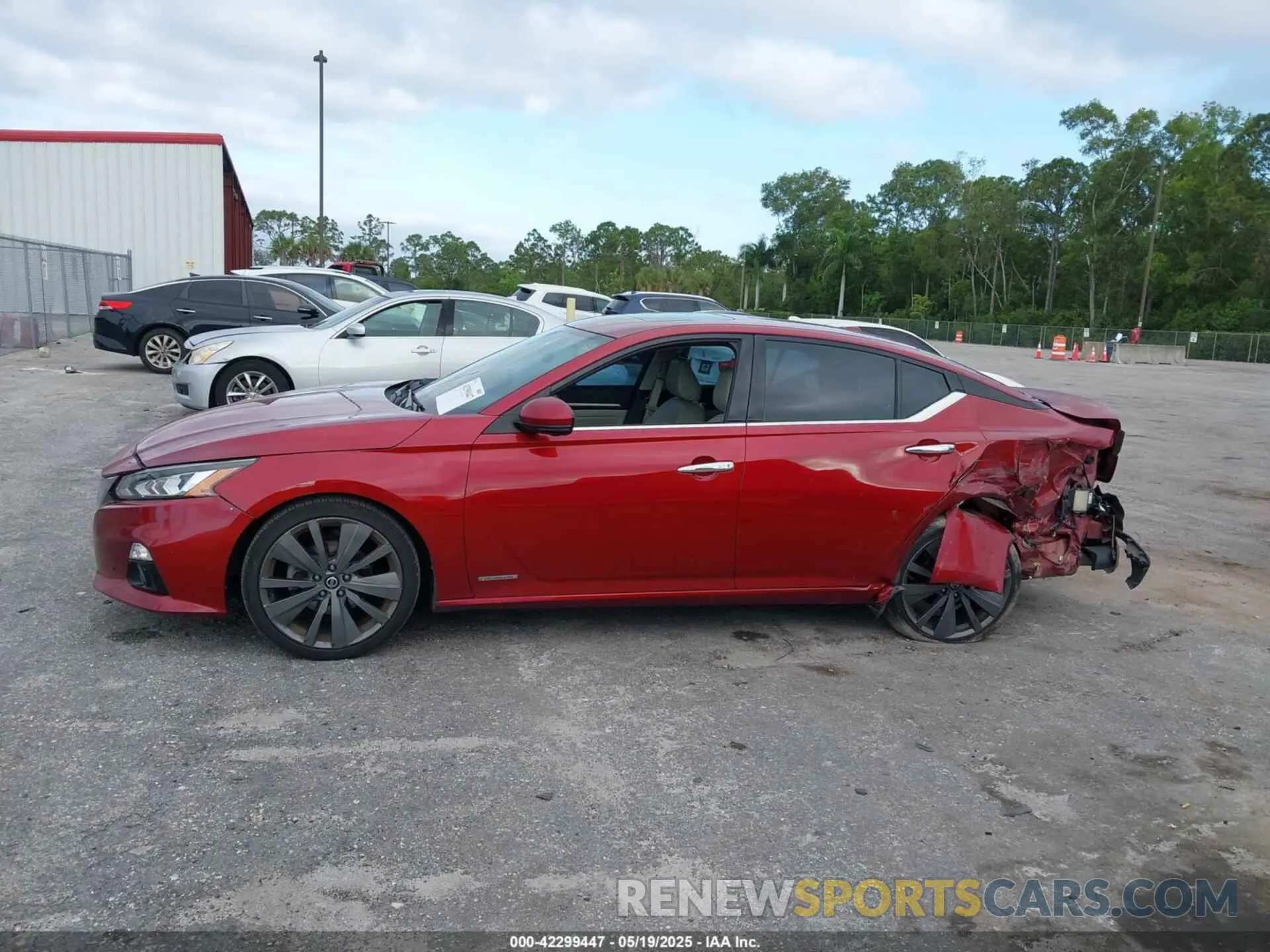 14 Photograph of a damaged car 1N4AL4FV3KC107444 NISSAN ALTIMA 2019