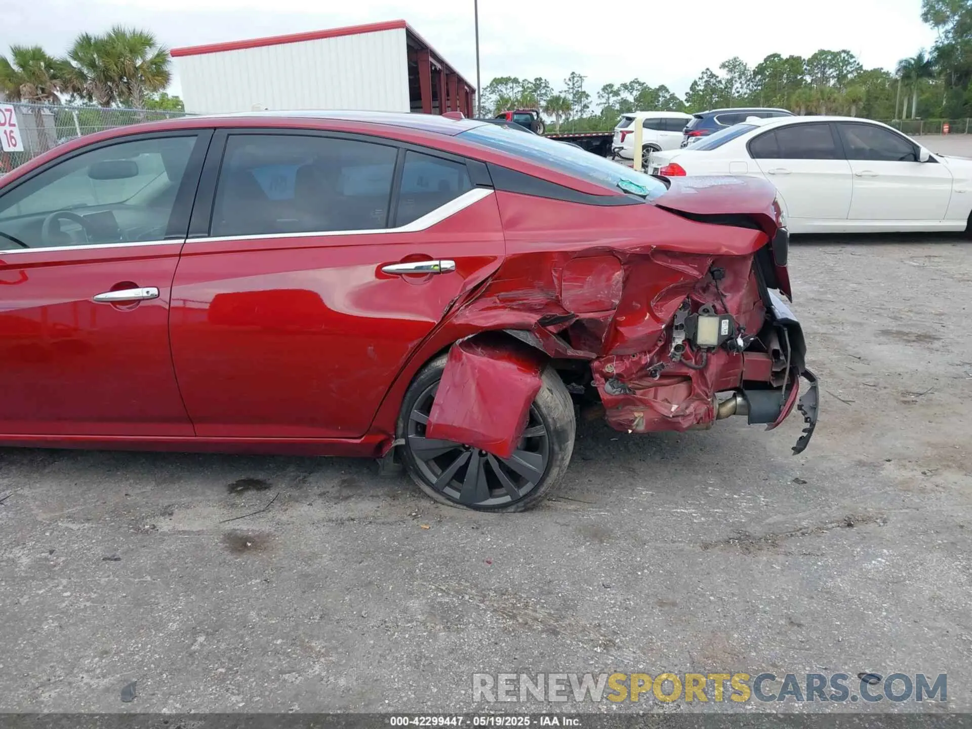 19 Photograph of a damaged car 1N4AL4FV3KC107444 NISSAN ALTIMA 2019