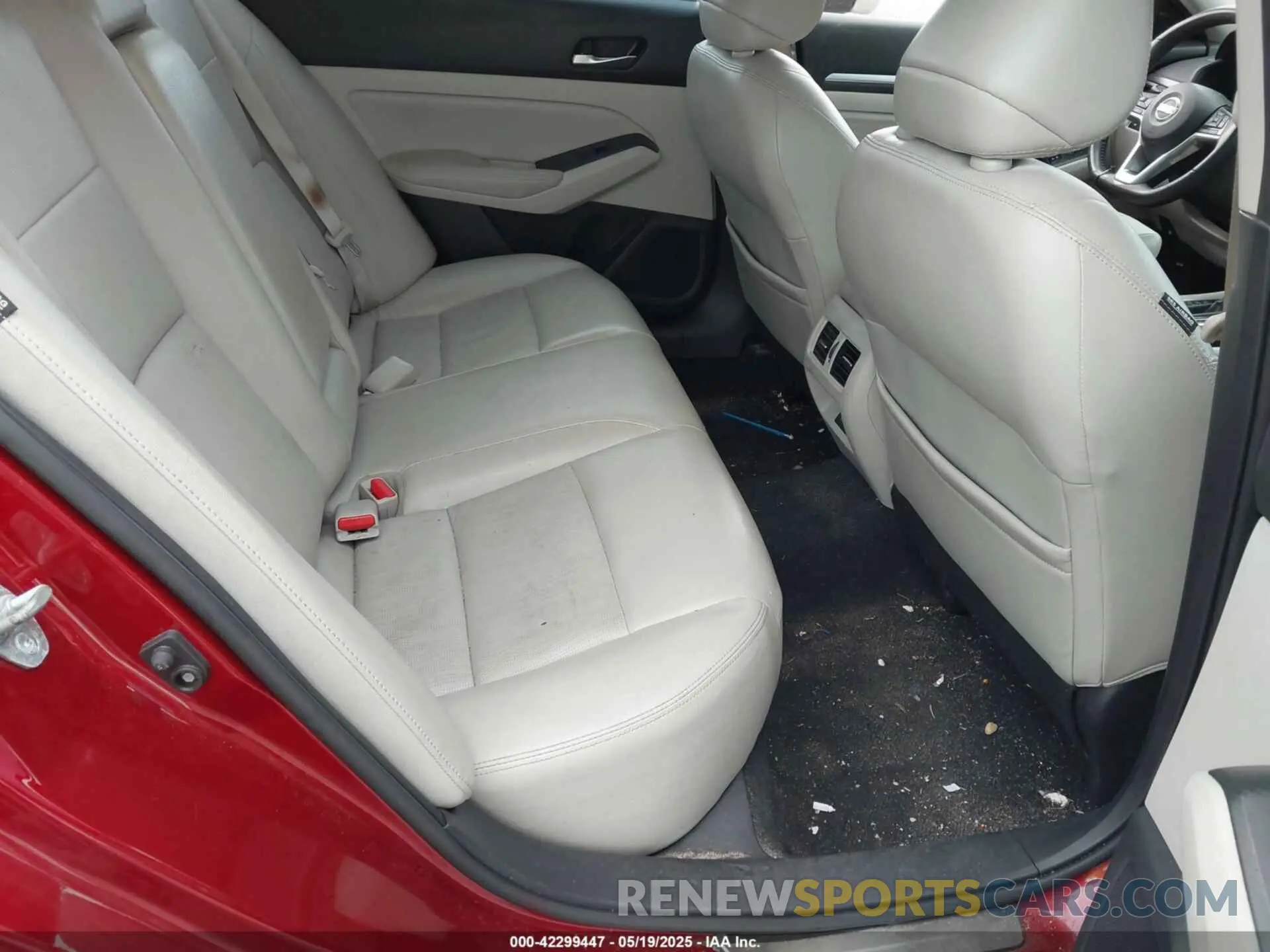 8 Photograph of a damaged car 1N4AL4FV3KC107444 NISSAN ALTIMA 2019