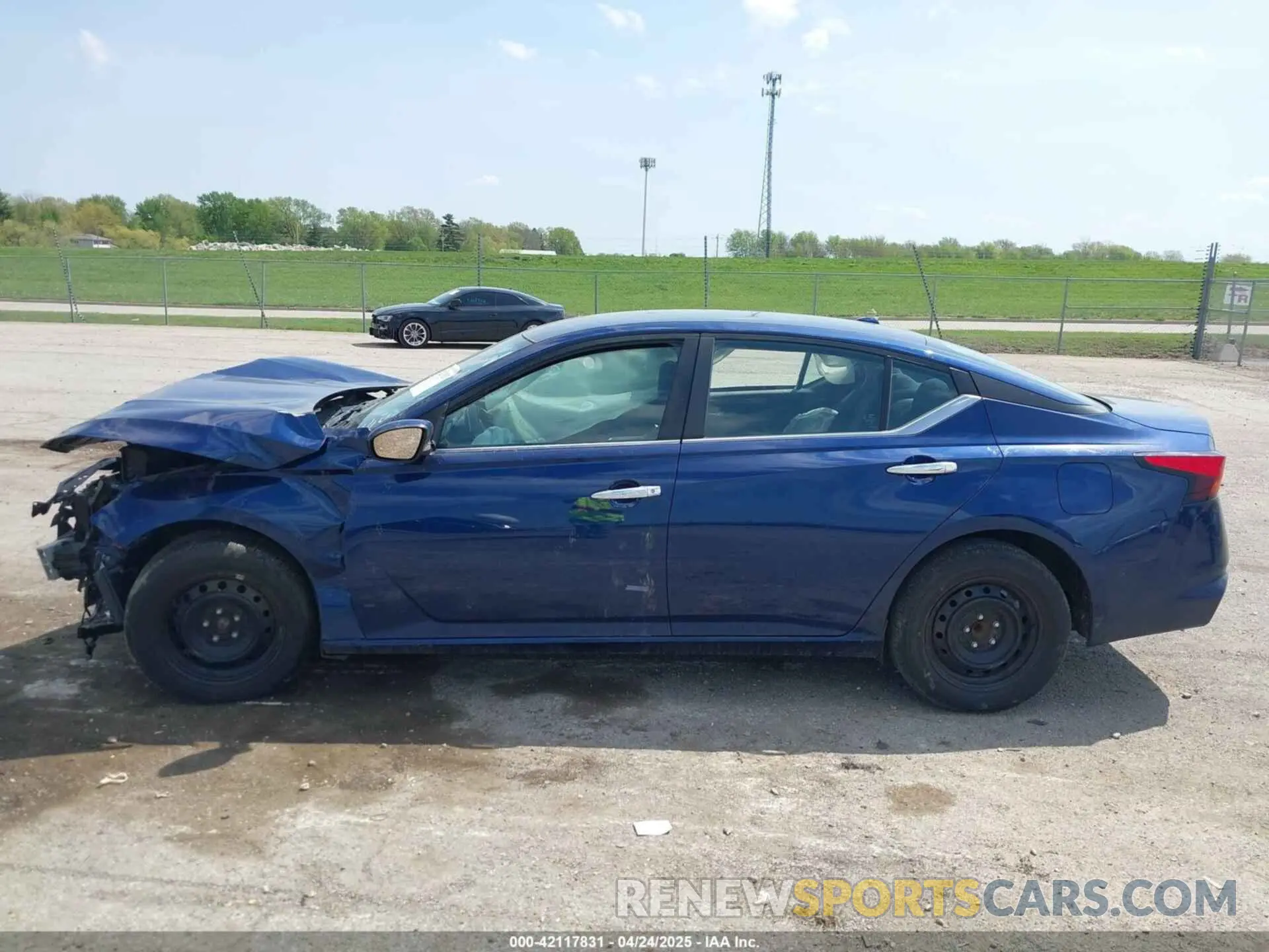 13 Photograph of a damaged car 1N4BL4BV0KC130741 NISSAN ALTIMA 2019
