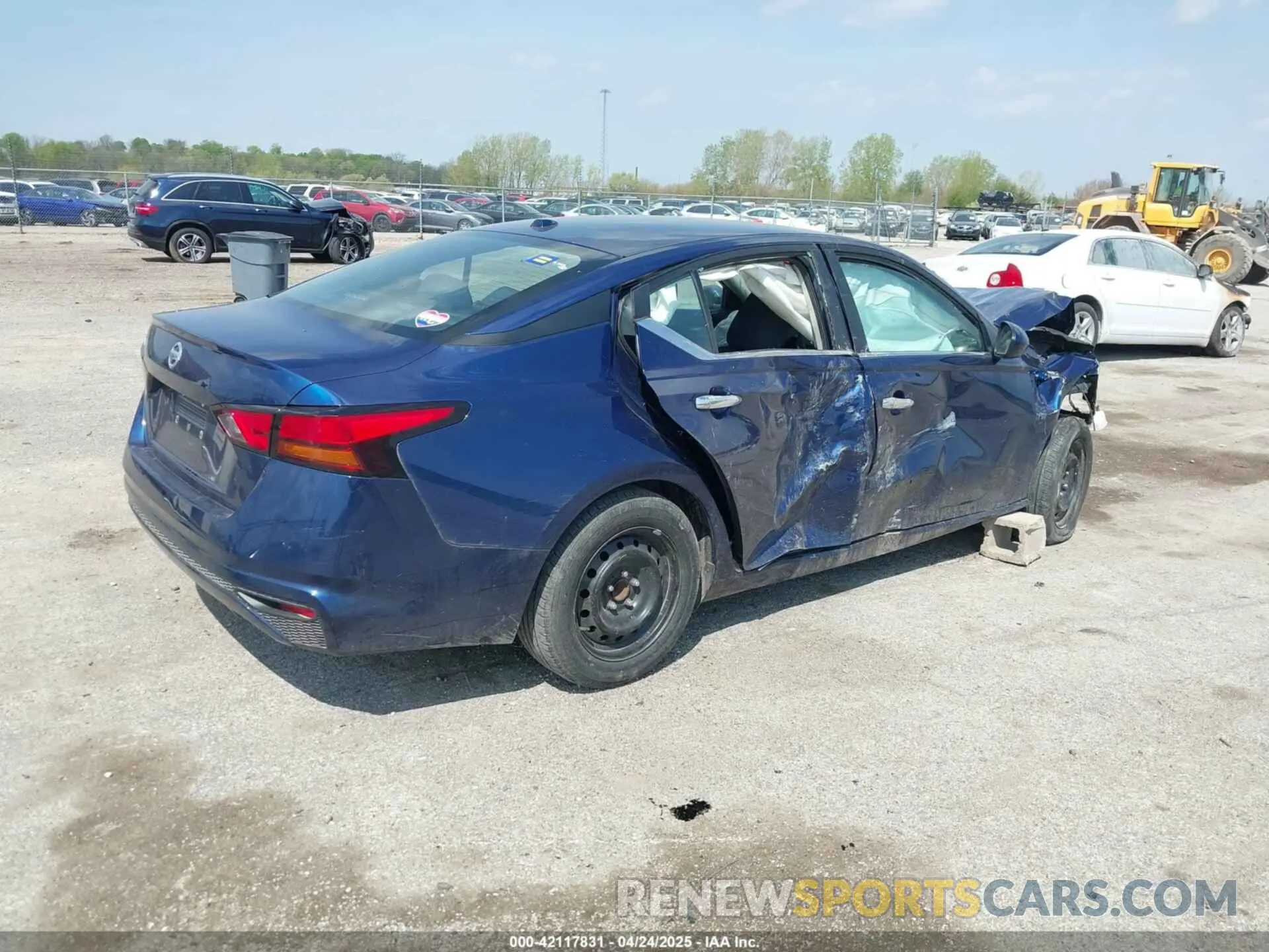 4 Photograph of a damaged car 1N4BL4BV0KC130741 NISSAN ALTIMA 2019