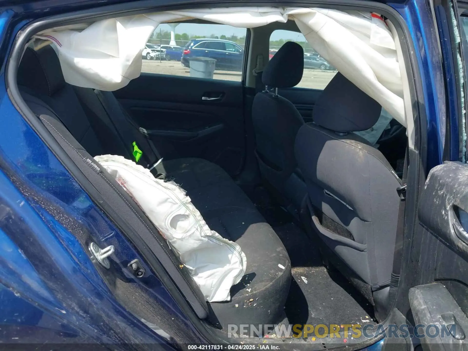 8 Photograph of a damaged car 1N4BL4BV0KC130741 NISSAN ALTIMA 2019