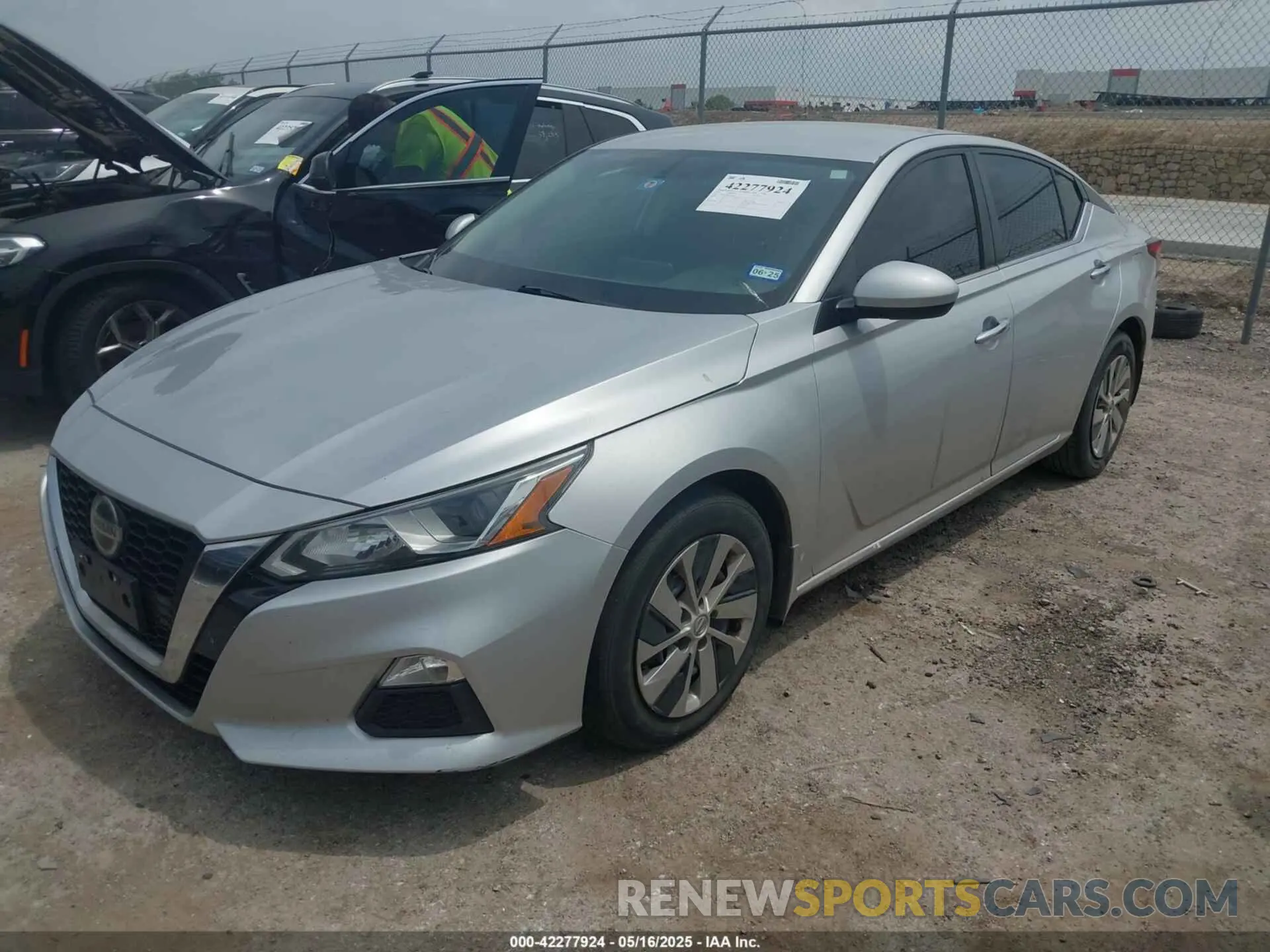 2 Photograph of a damaged car 1N4BL4BV0KC135227 NISSAN ALTIMA 2019