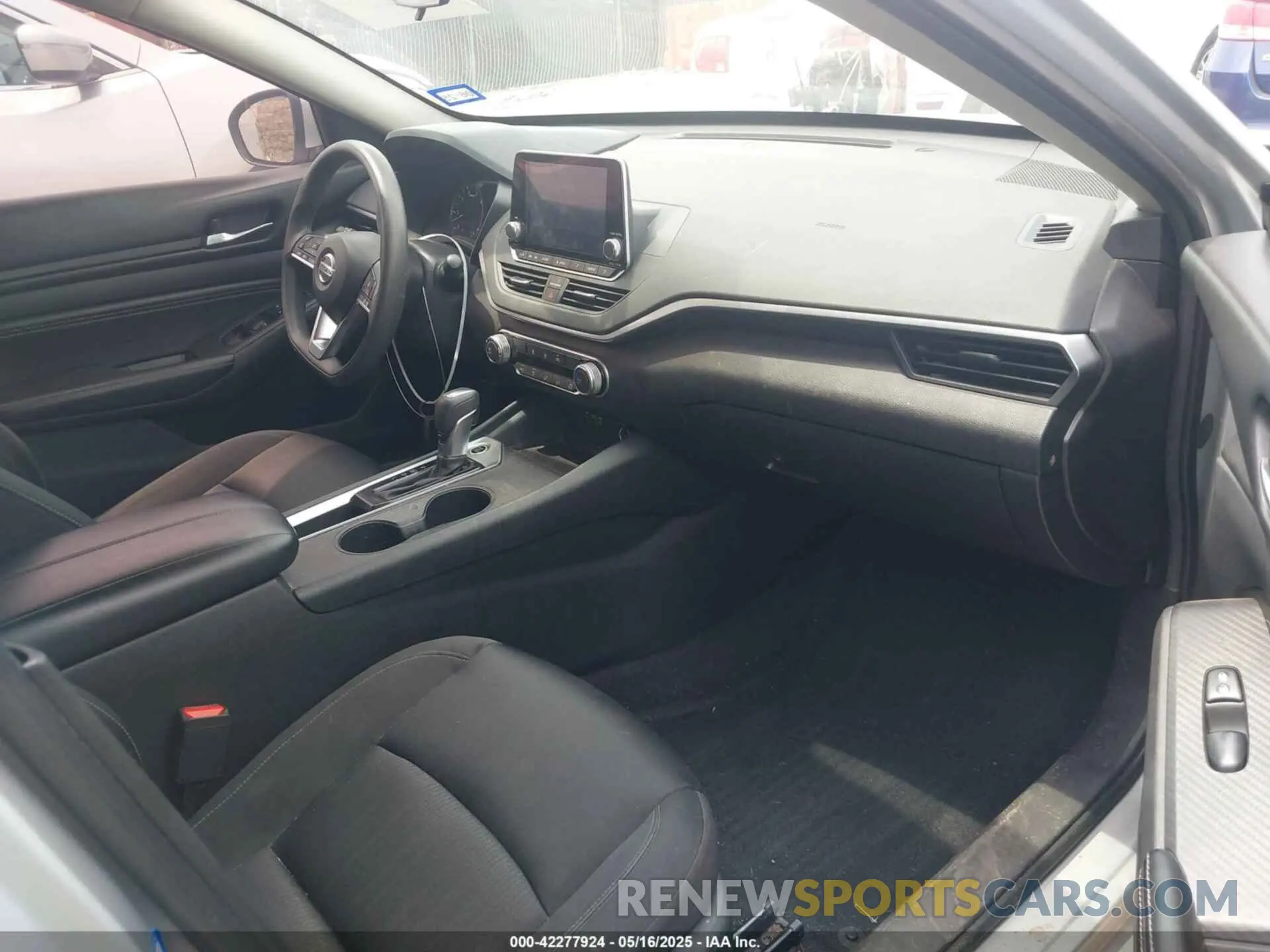 5 Photograph of a damaged car 1N4BL4BV0KC135227 NISSAN ALTIMA 2019