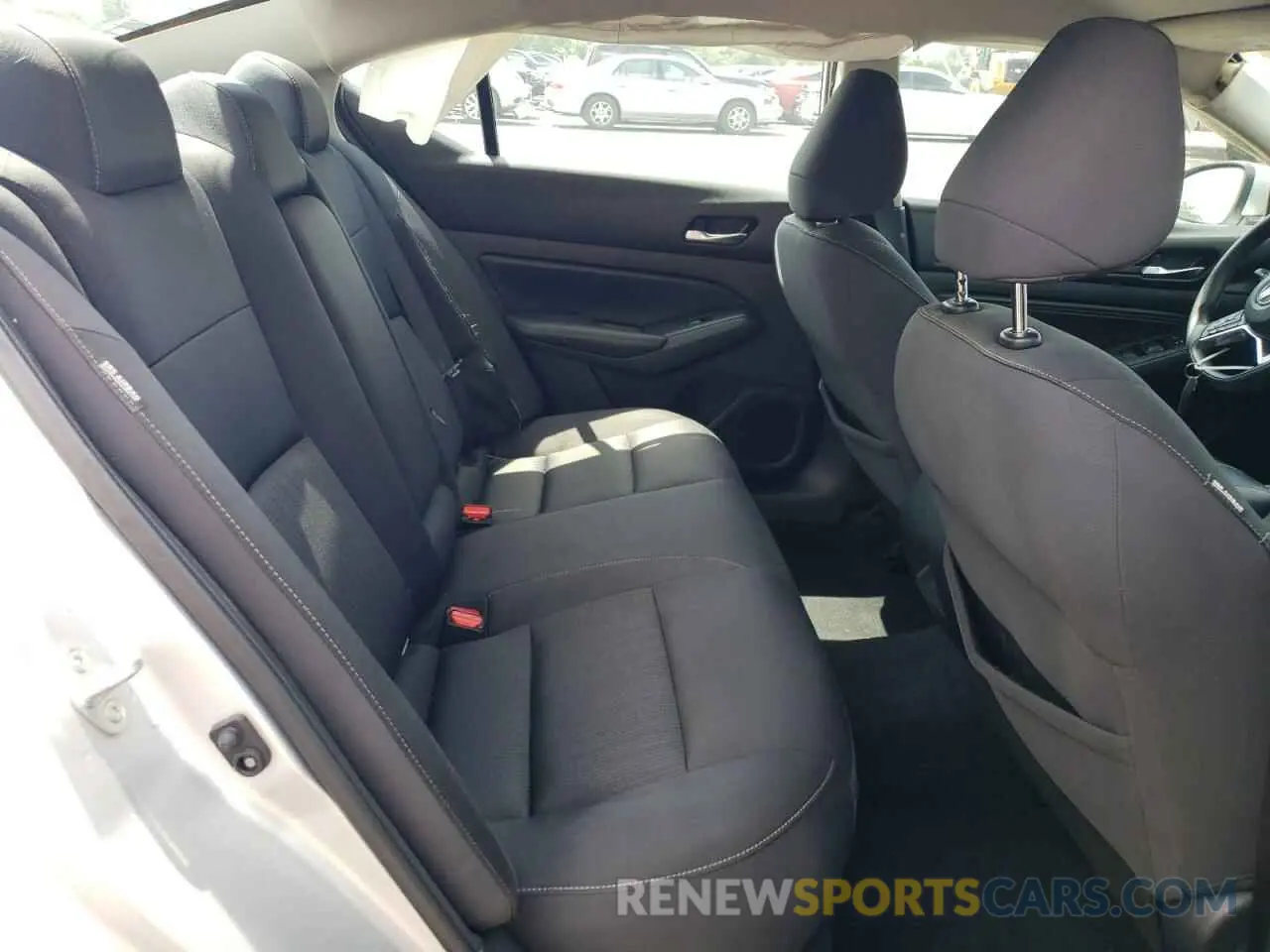 10 Photograph of a damaged car 1N4BL4BV0KC137124 NISSAN ALTIMA 2019