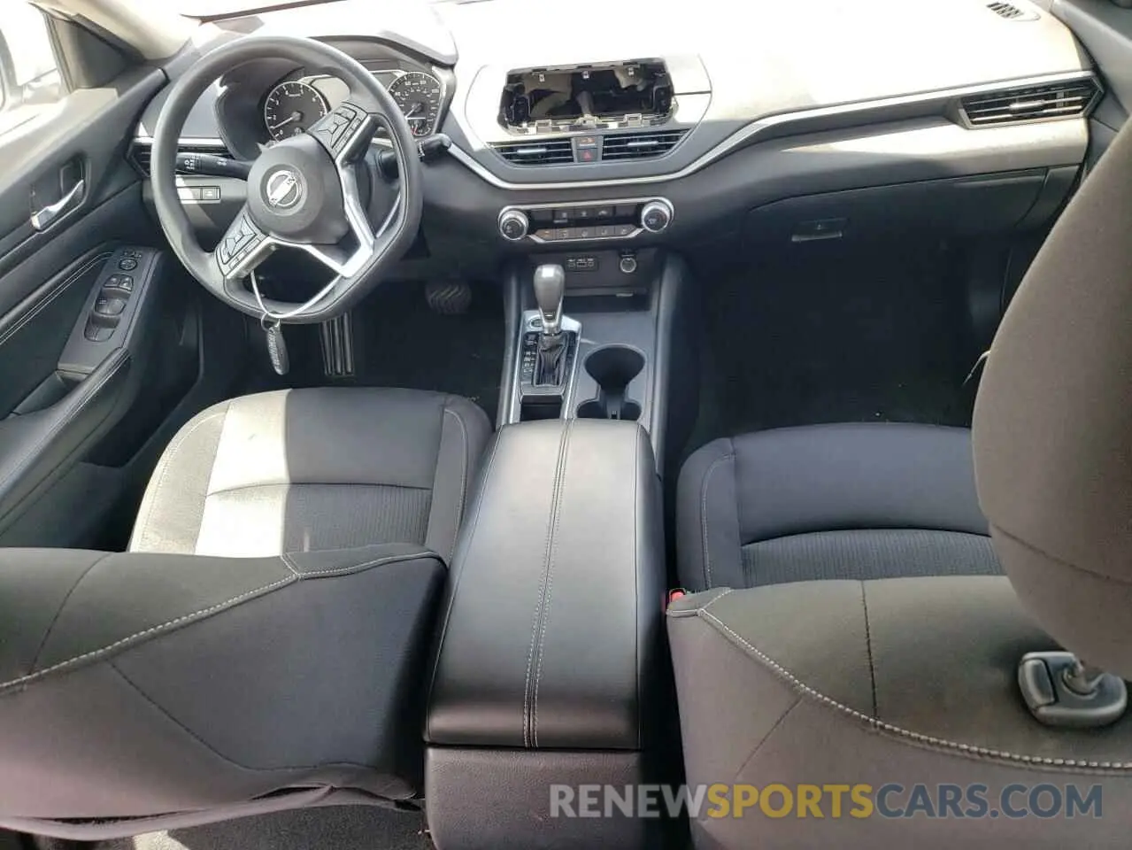 8 Photograph of a damaged car 1N4BL4BV0KC137124 NISSAN ALTIMA 2019