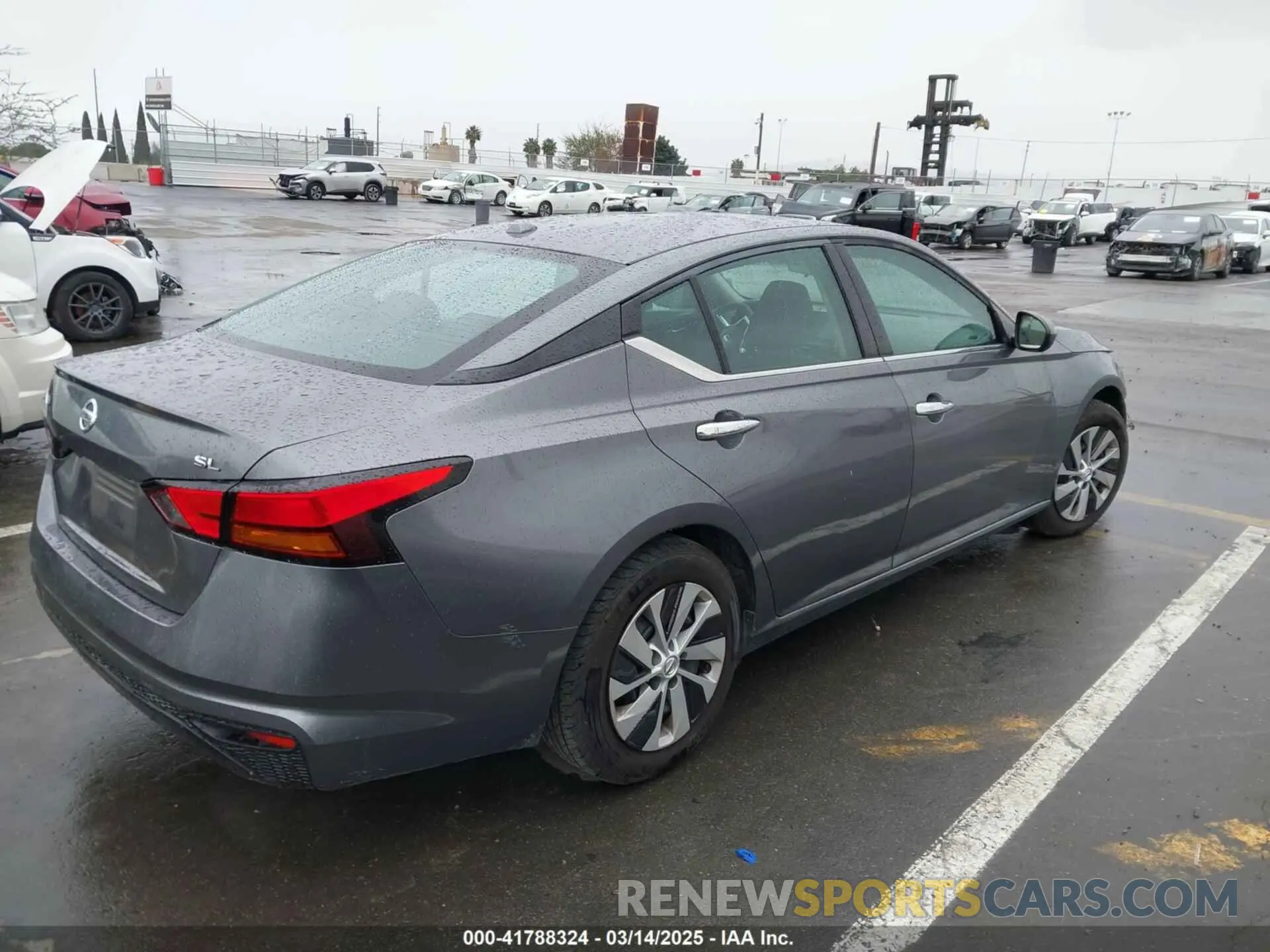 4 Photograph of a damaged car 1N4BL4BV0KC147281 NISSAN ALTIMA 2019