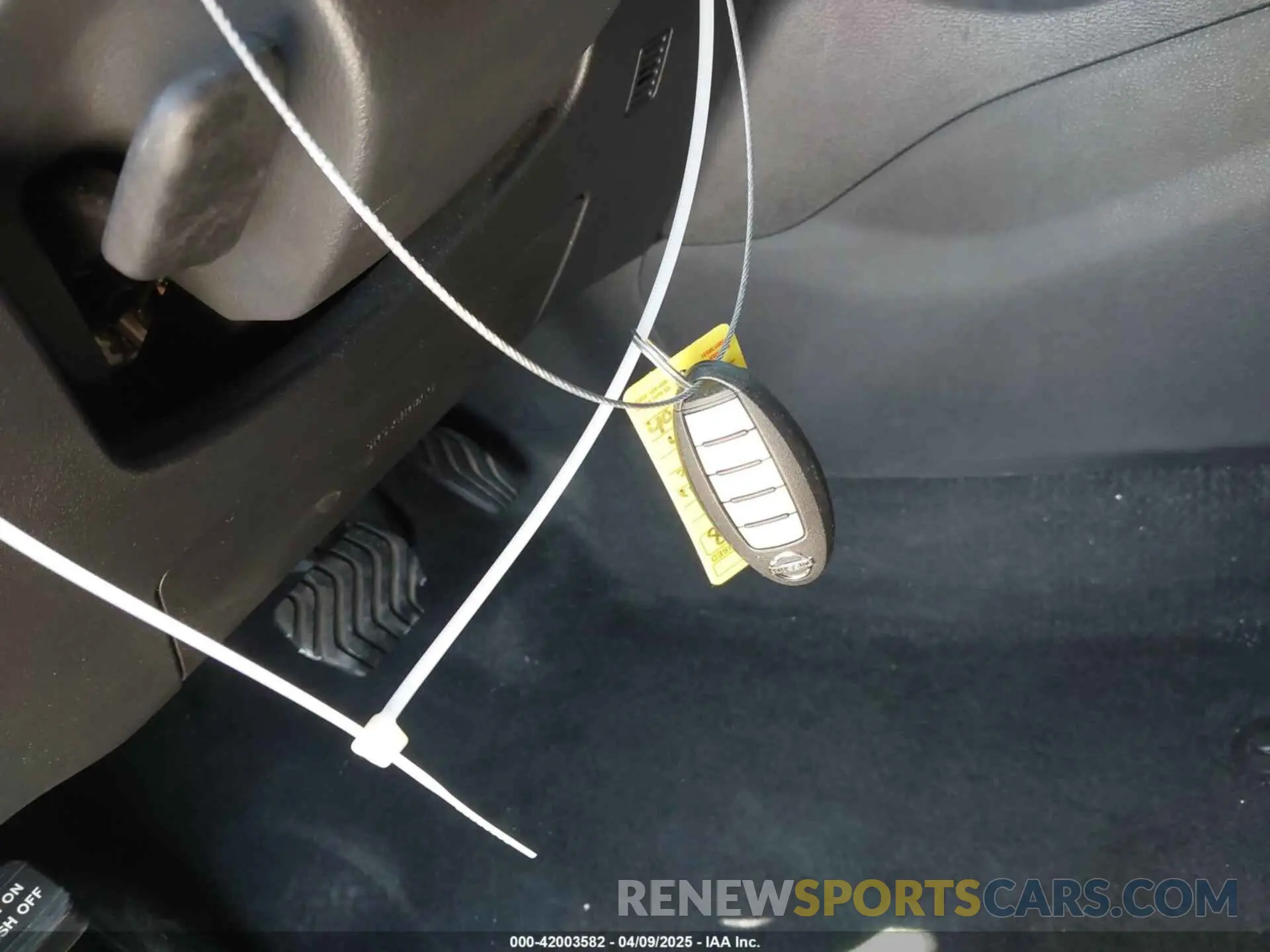 11 Photograph of a damaged car 1N4BL4BV0KC165604 NISSAN ALTIMA 2019