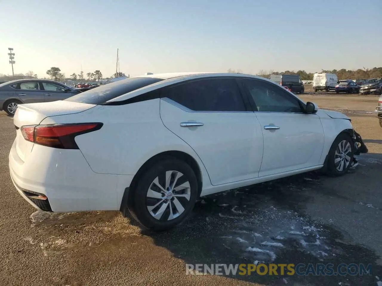 3 Photograph of a damaged car 1N4BL4BV0KC175095 NISSAN ALTIMA 2019