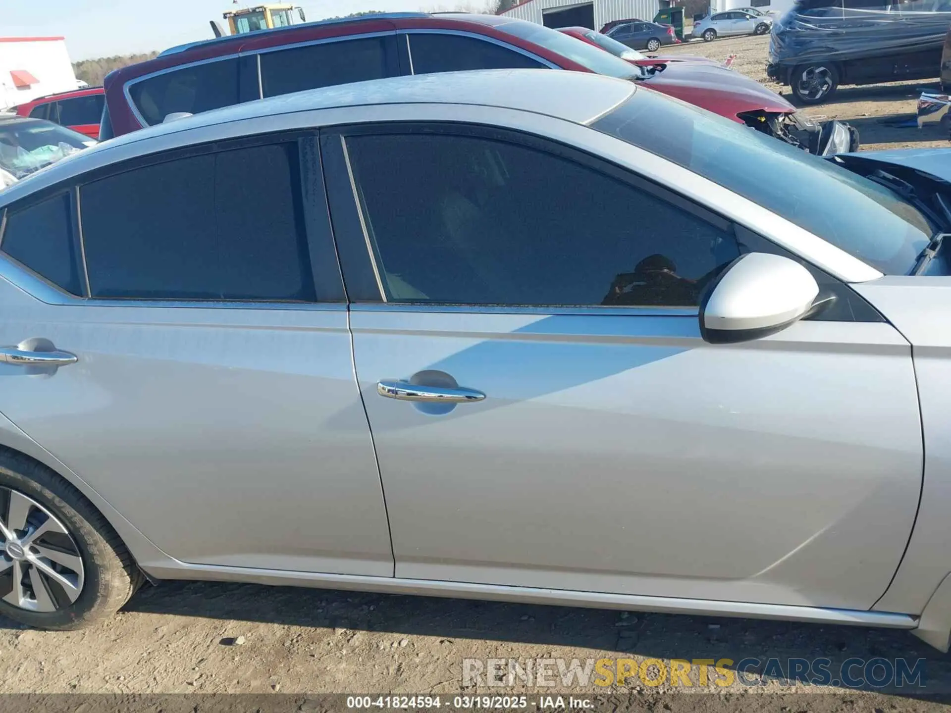 13 Photograph of a damaged car 1N4BL4BV0KC186887 NISSAN ALTIMA 2019