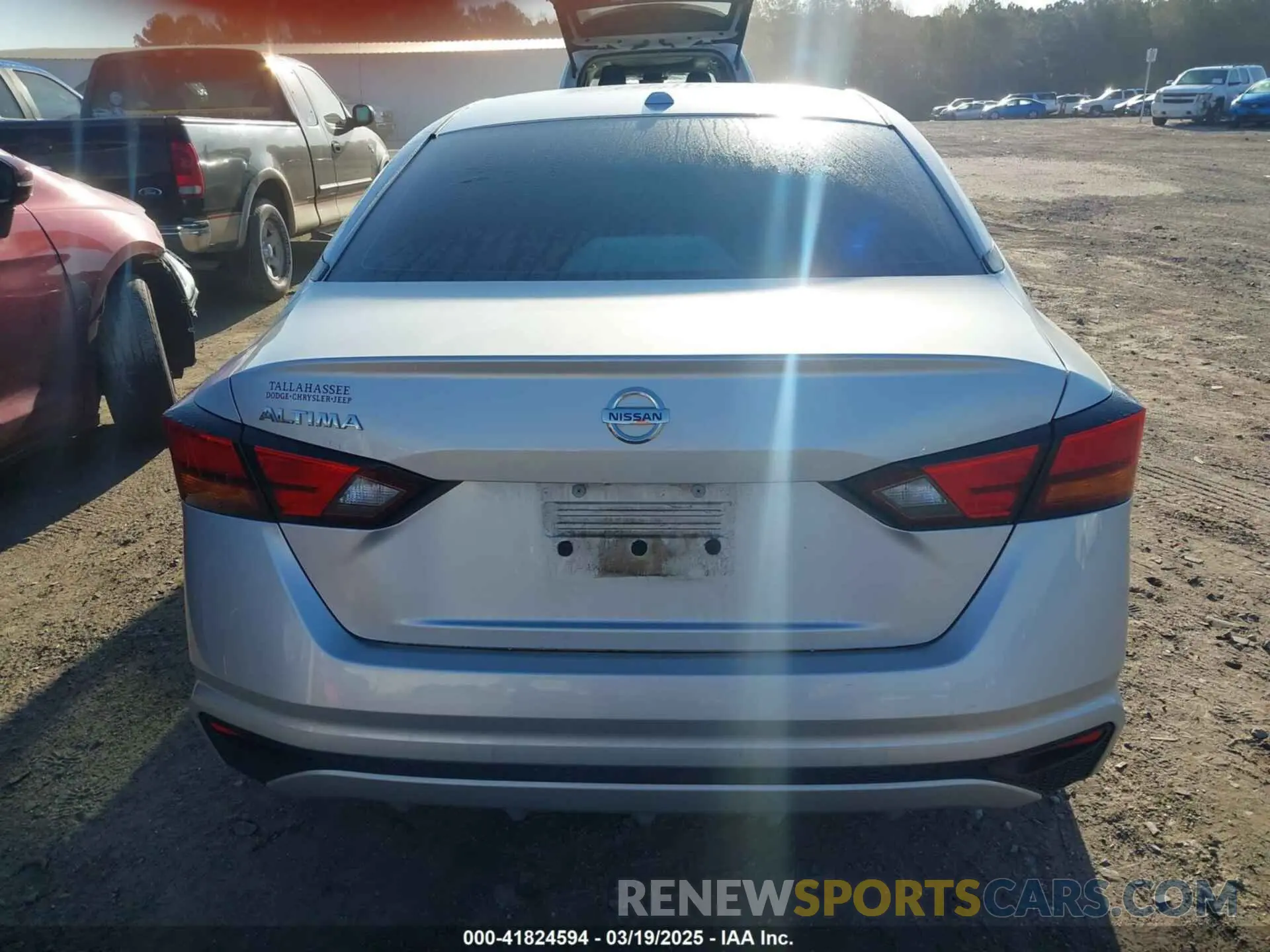 16 Photograph of a damaged car 1N4BL4BV0KC186887 NISSAN ALTIMA 2019