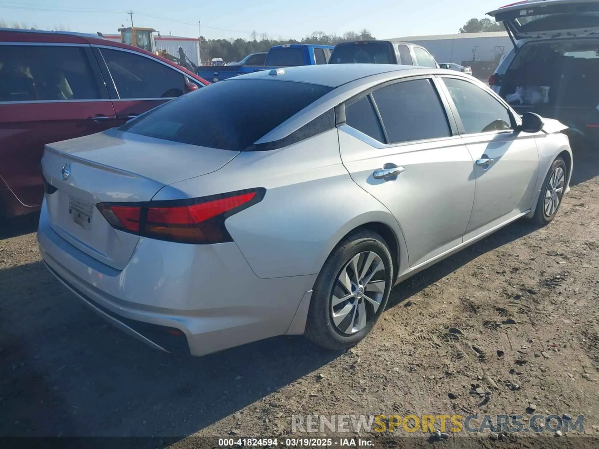 4 Photograph of a damaged car 1N4BL4BV0KC186887 NISSAN ALTIMA 2019
