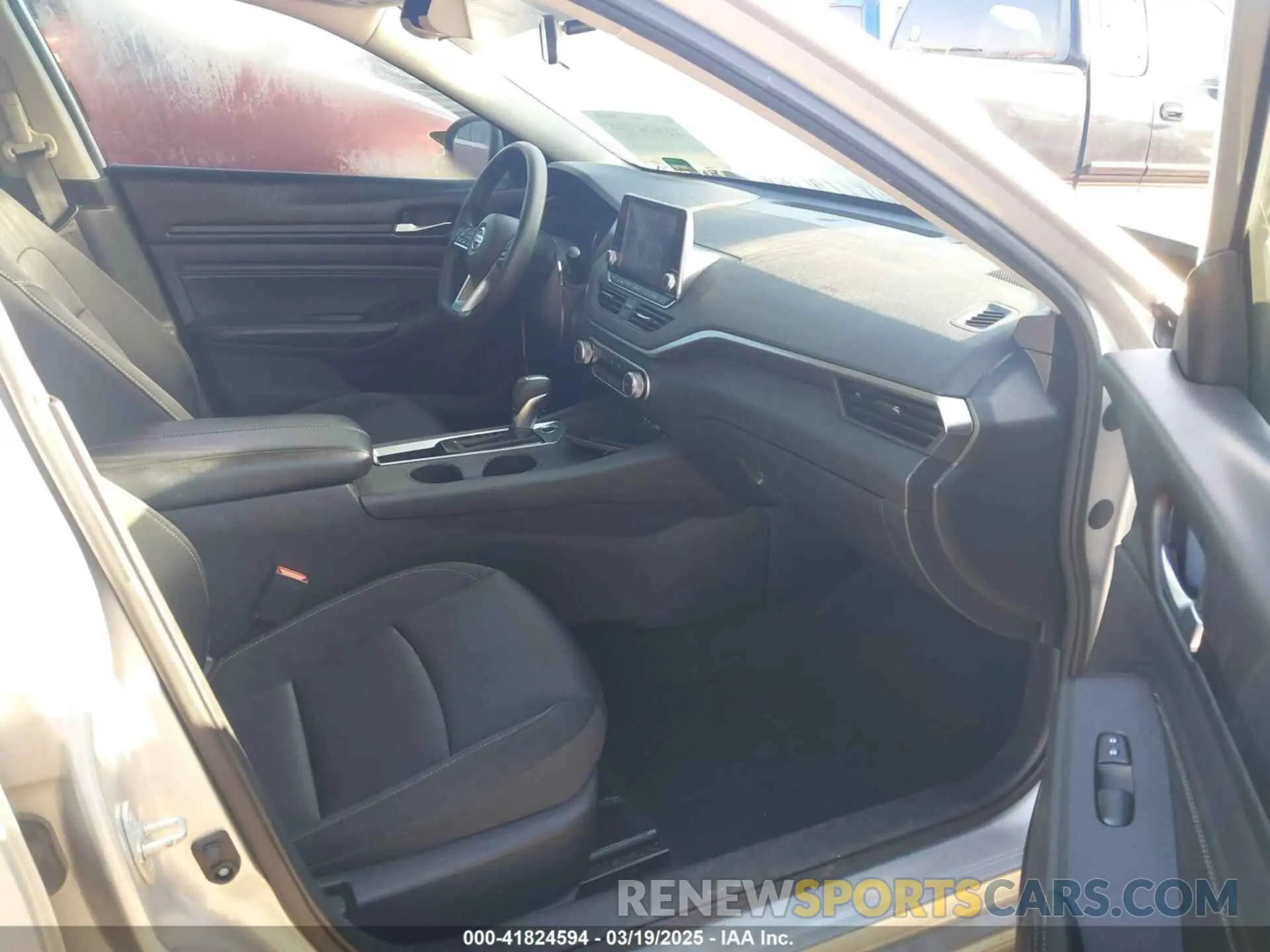 5 Photograph of a damaged car 1N4BL4BV0KC186887 NISSAN ALTIMA 2019