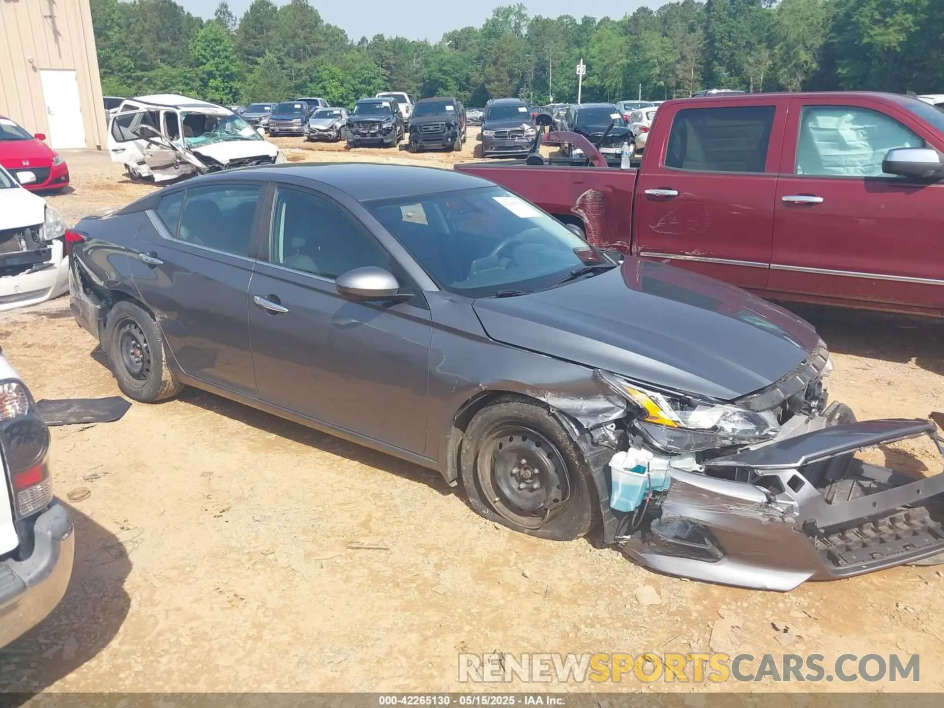 1 Photograph of a damaged car 1N4BL4BV0KC188011 NISSAN ALTIMA 2019