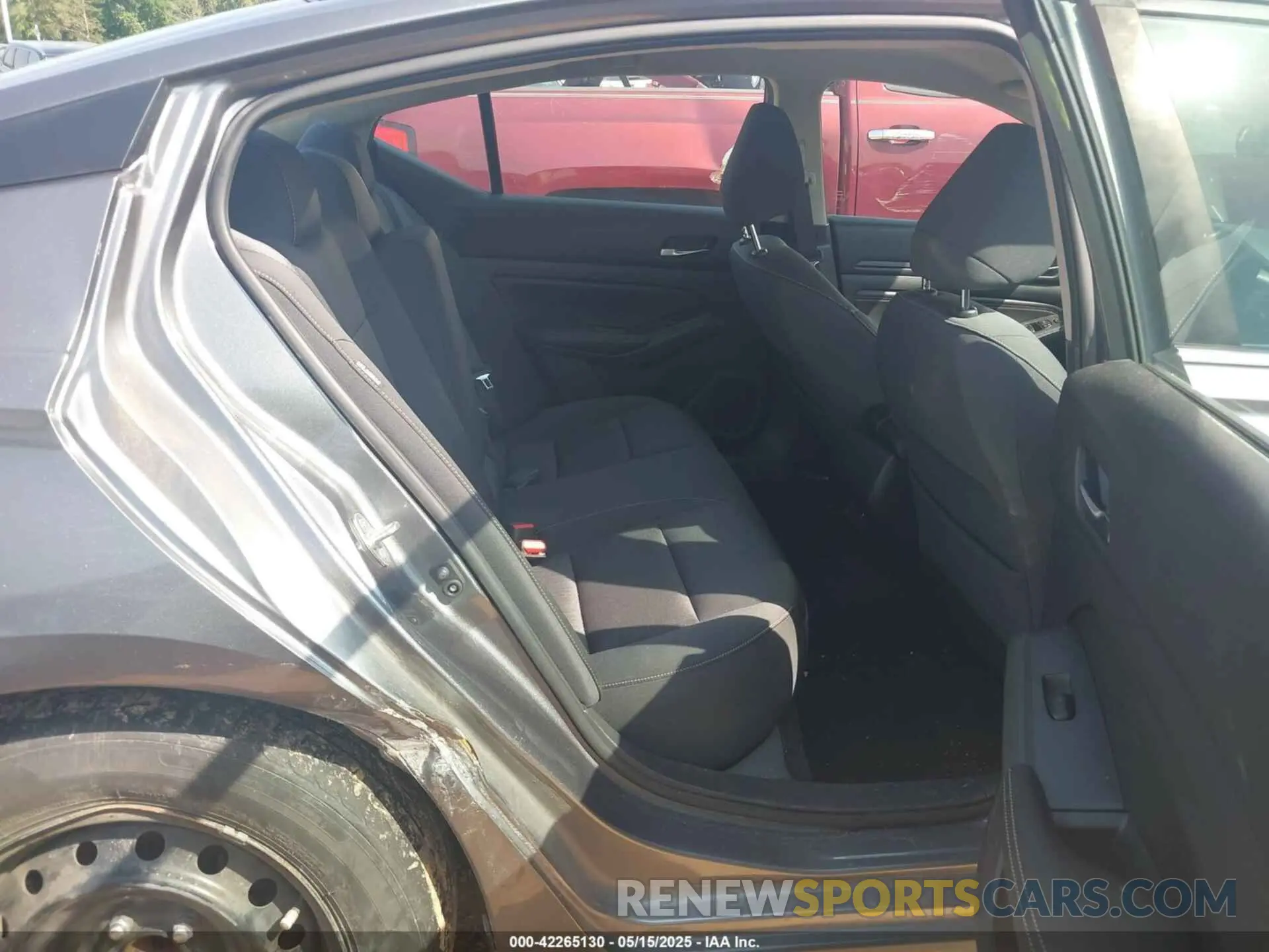 8 Photograph of a damaged car 1N4BL4BV0KC188011 NISSAN ALTIMA 2019