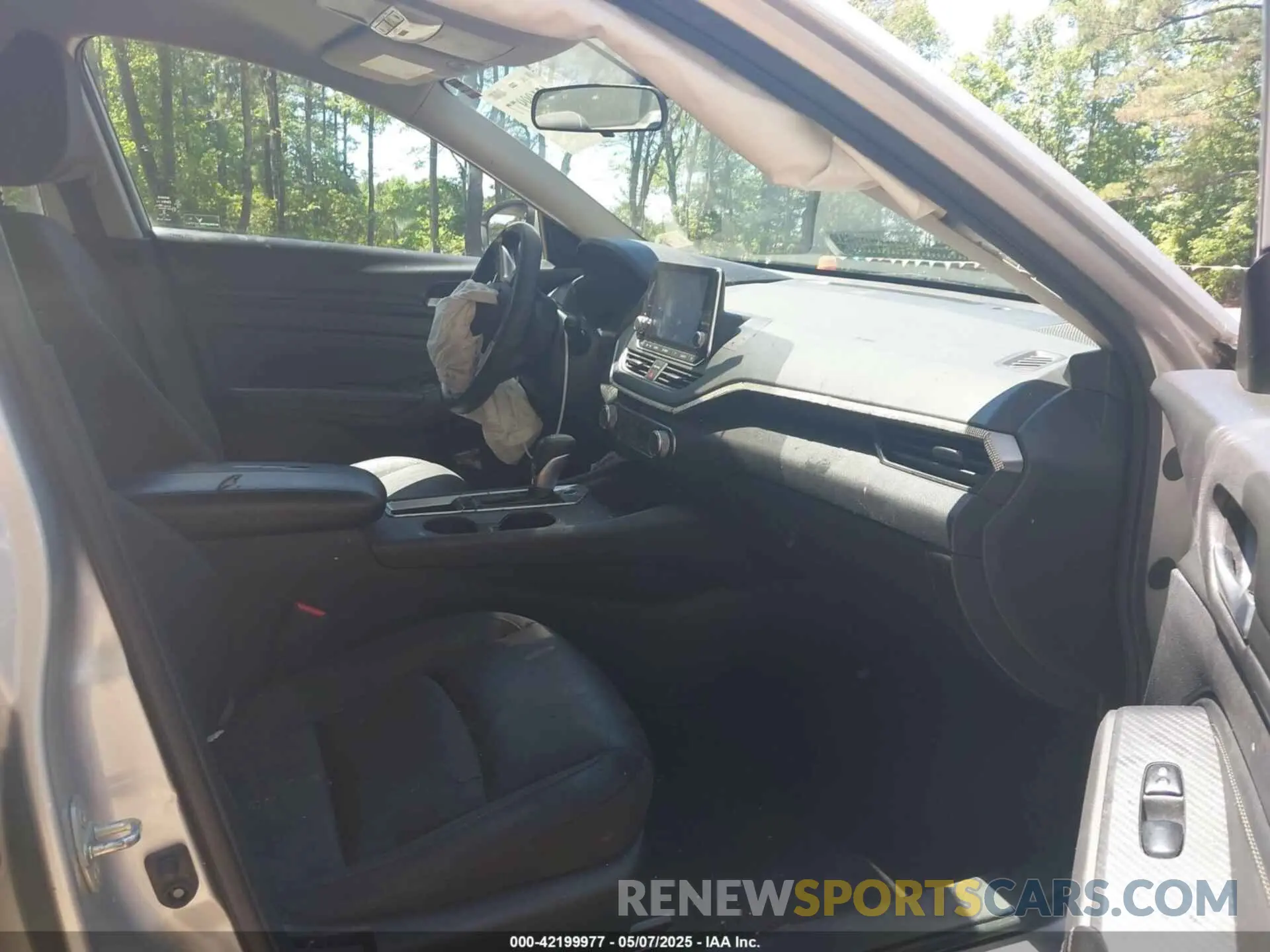 5 Photograph of a damaged car 1N4BL4BV0KC199817 NISSAN ALTIMA 2019