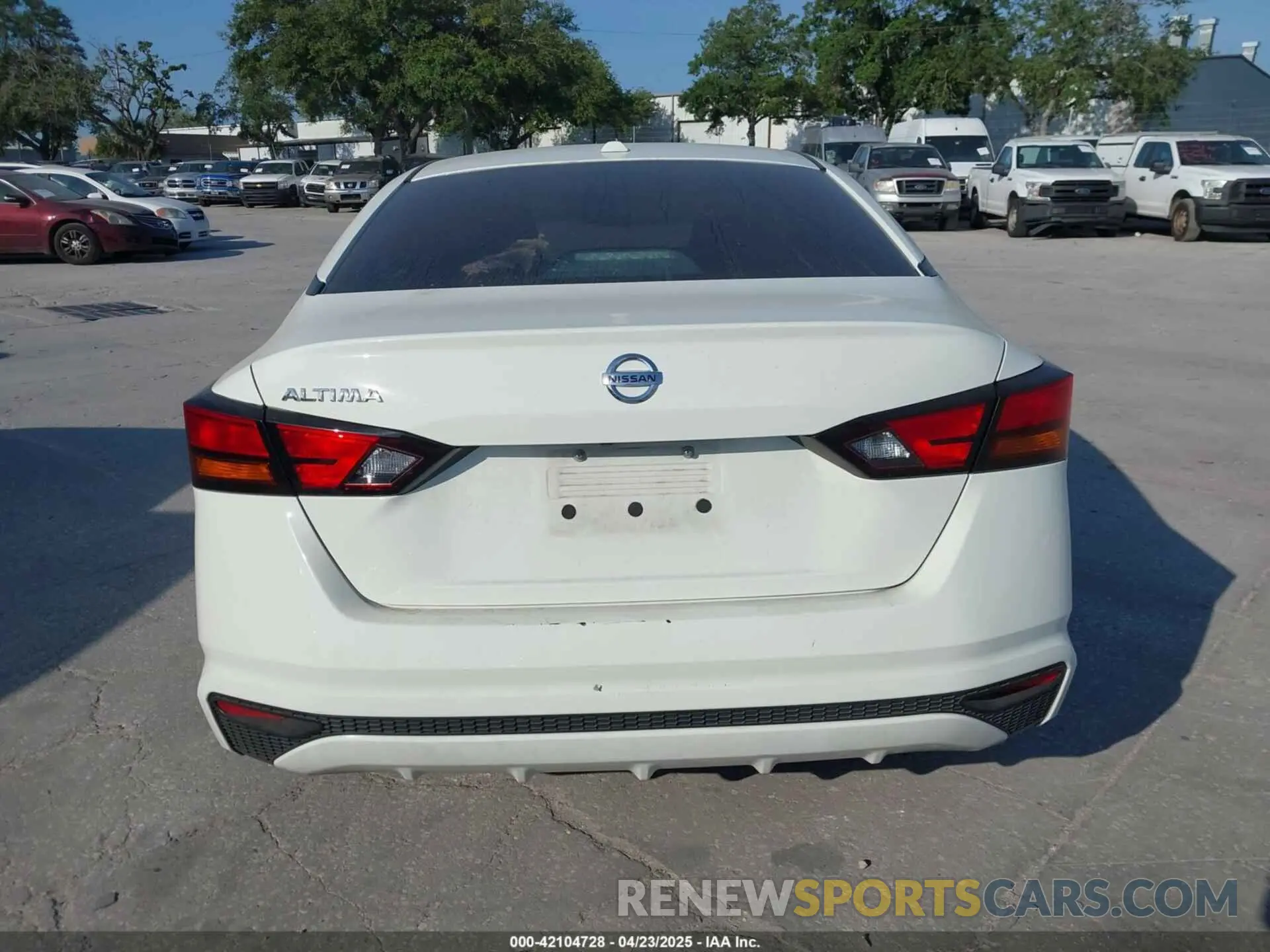 16 Photograph of a damaged car 1N4BL4BV0KC216700 NISSAN ALTIMA 2019