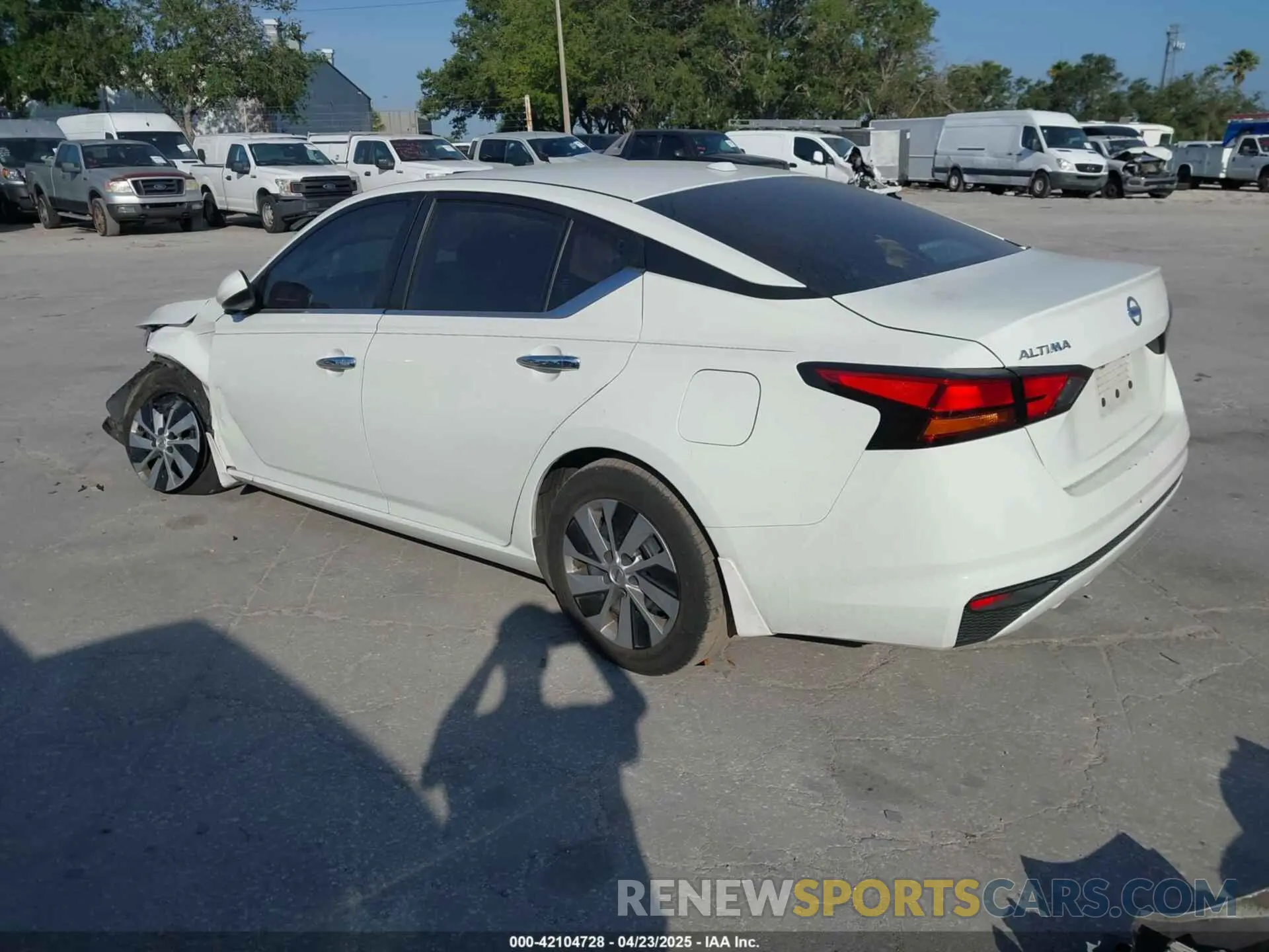 3 Photograph of a damaged car 1N4BL4BV0KC216700 NISSAN ALTIMA 2019