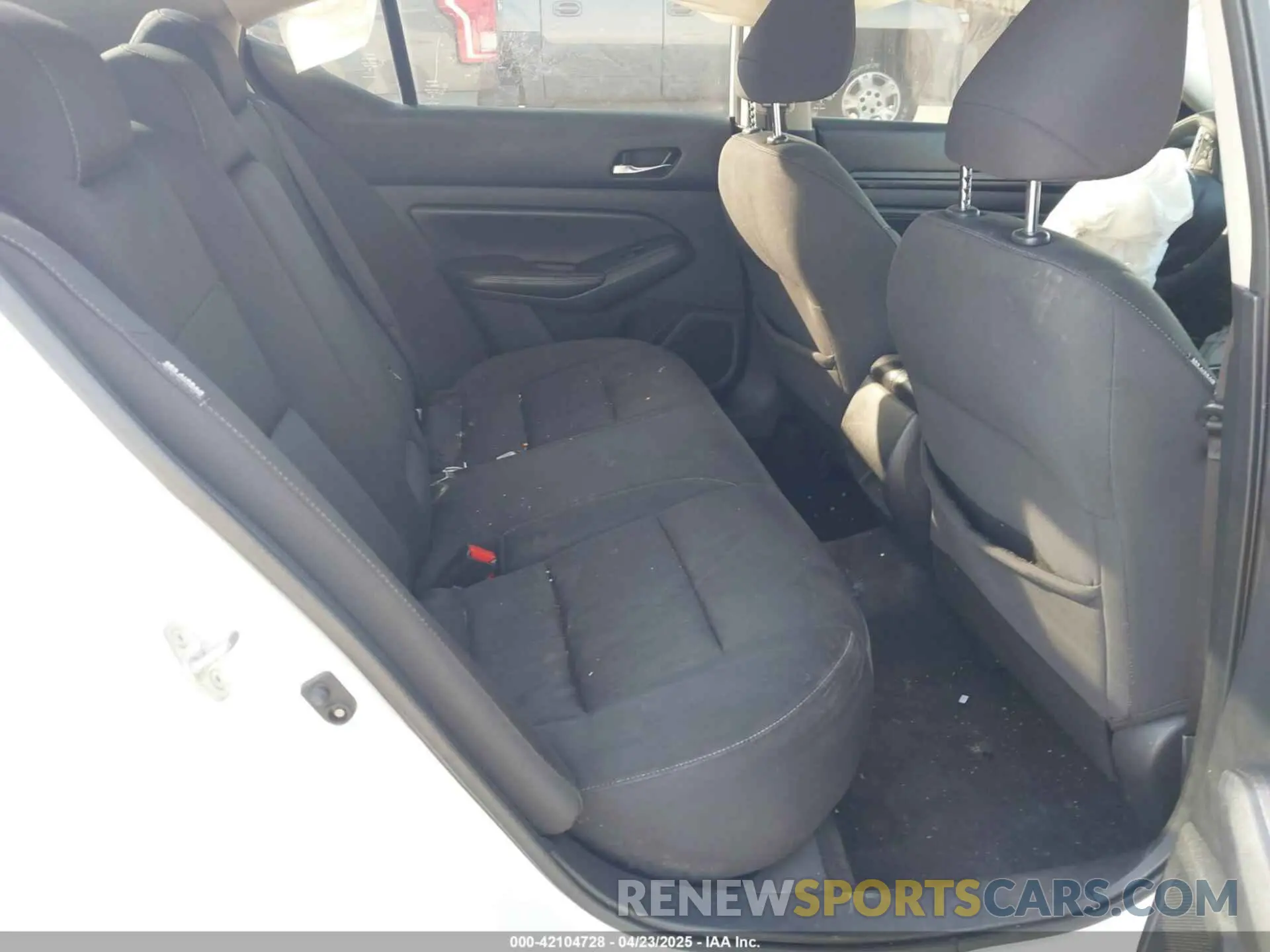 8 Photograph of a damaged car 1N4BL4BV0KC216700 NISSAN ALTIMA 2019